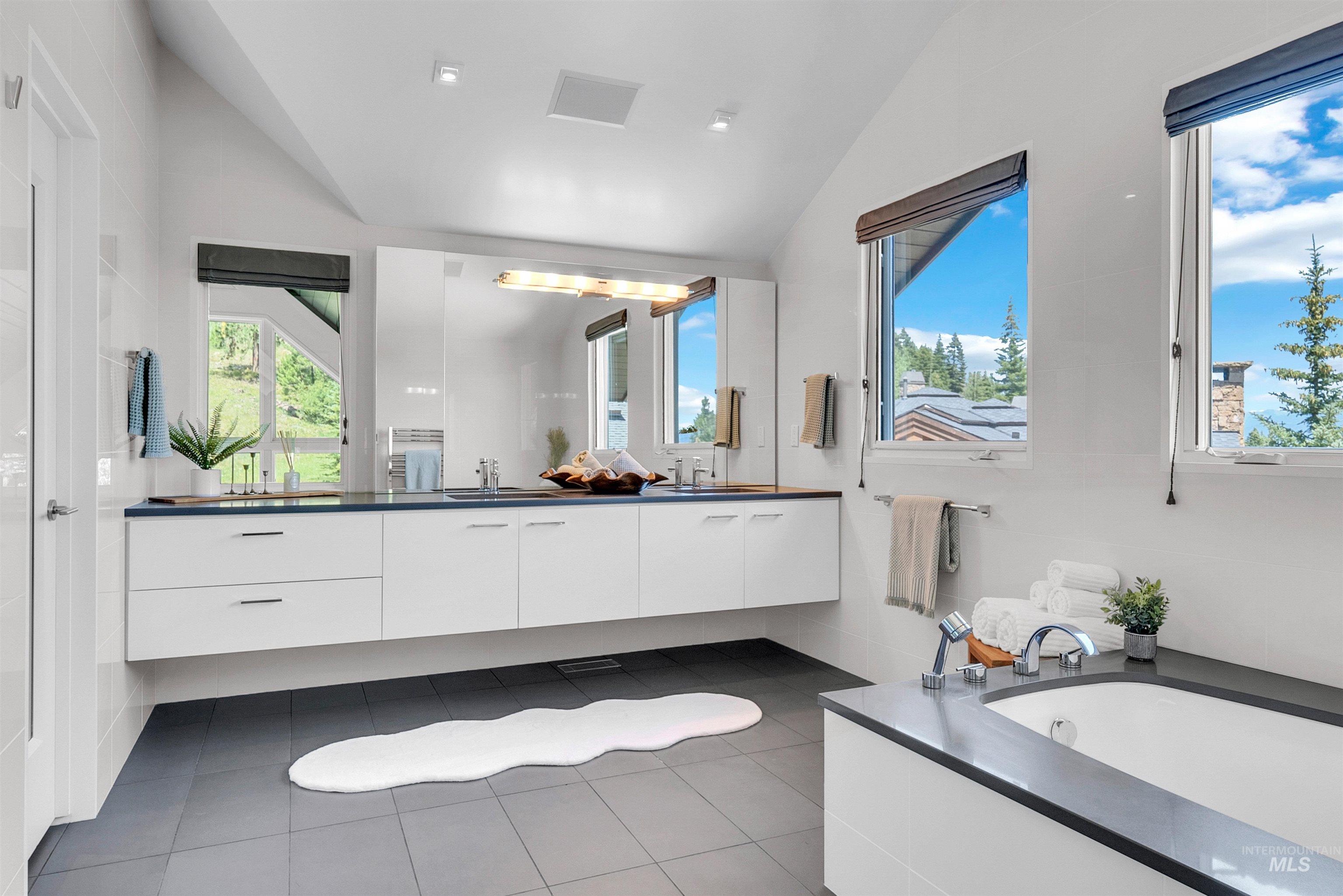 433 Sugarloaf Place