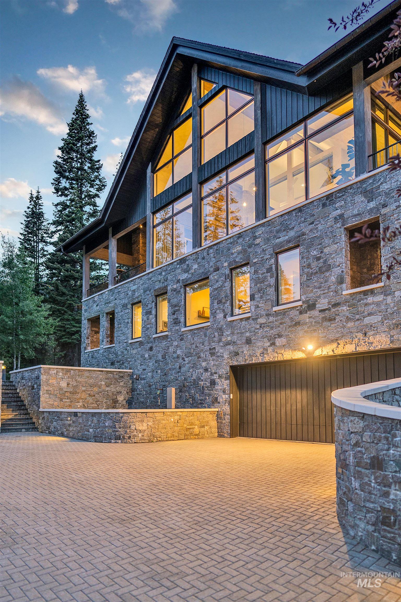 433 Sugarloaf Place