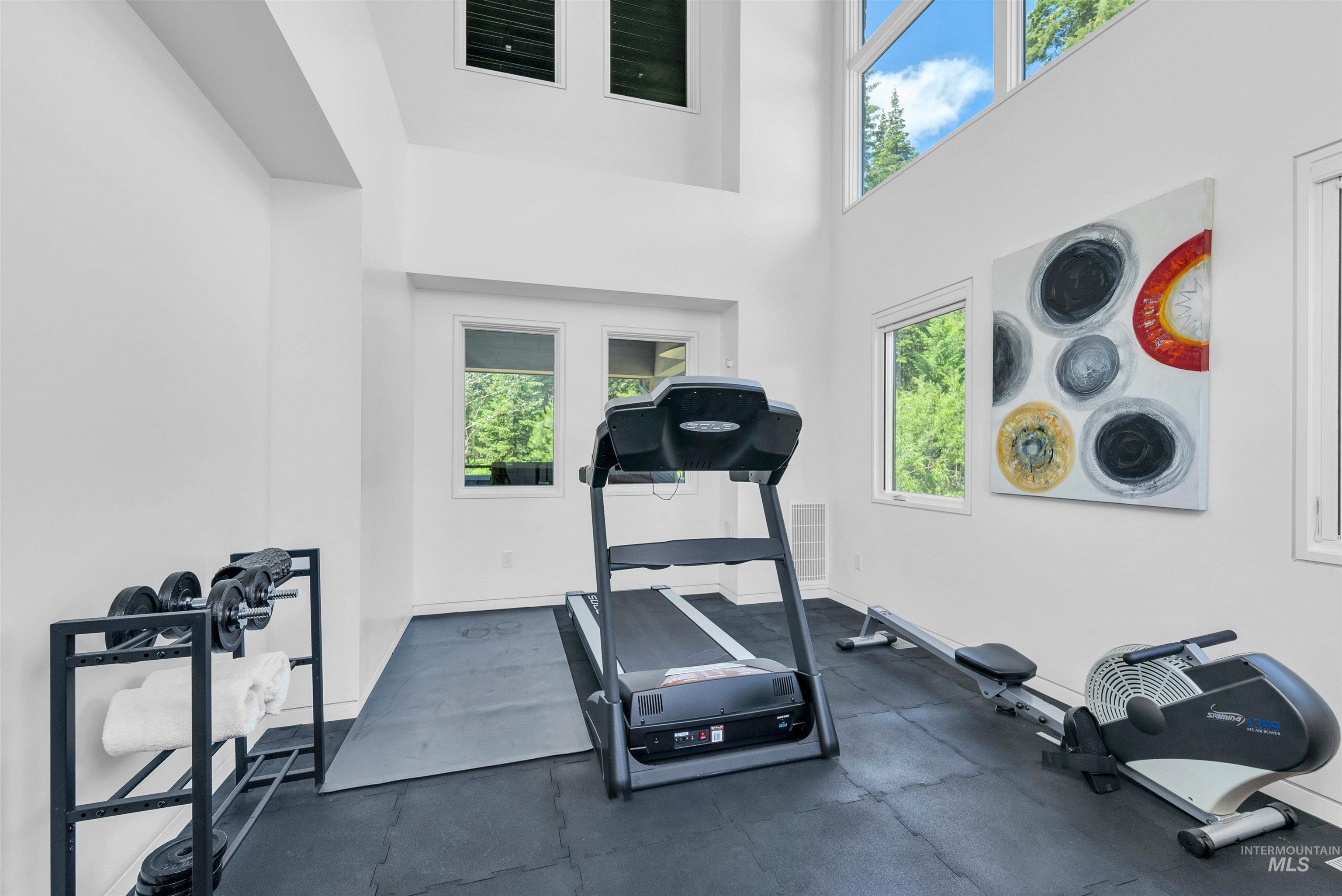 433 Sugarloaf Place