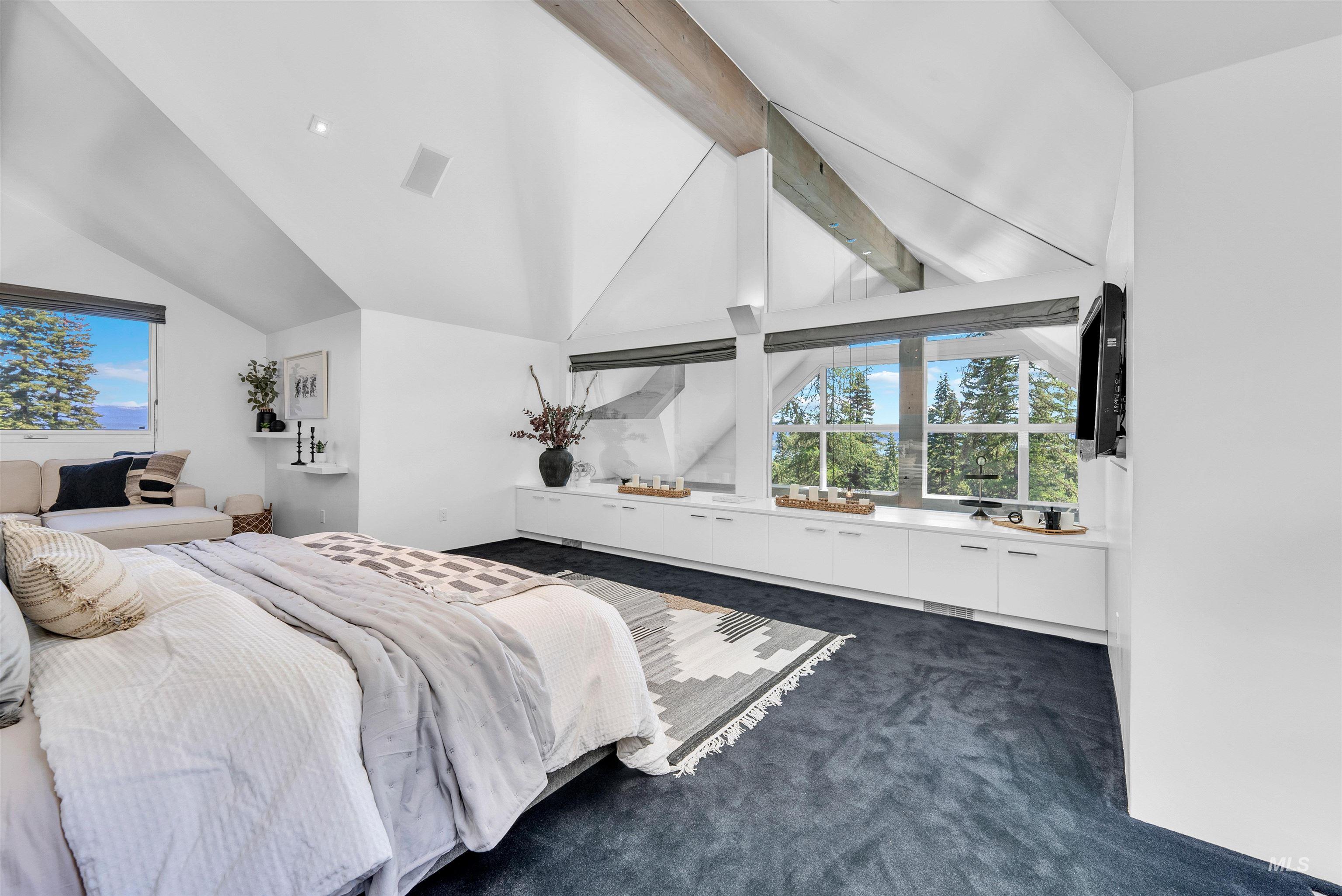 433 Sugarloaf Place