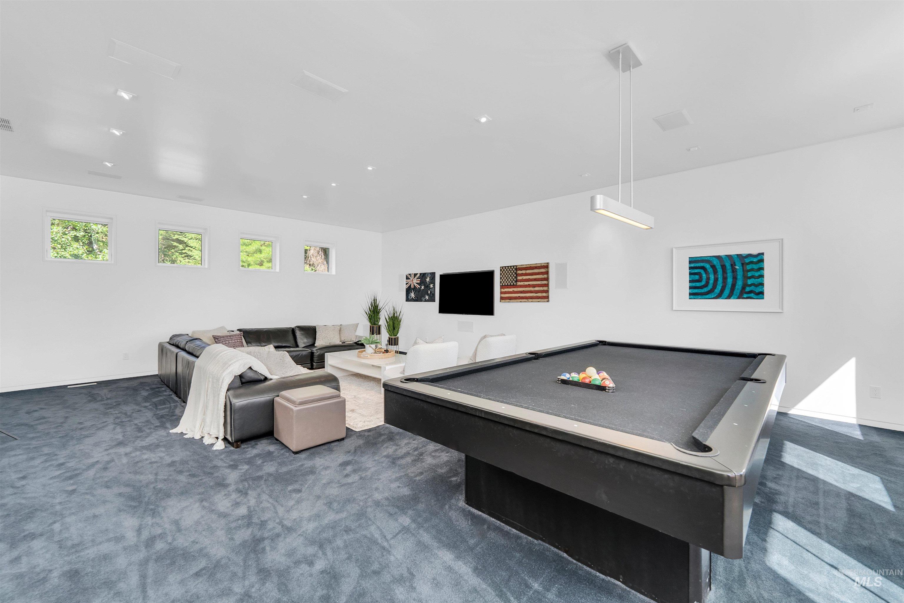 433 Sugarloaf Place