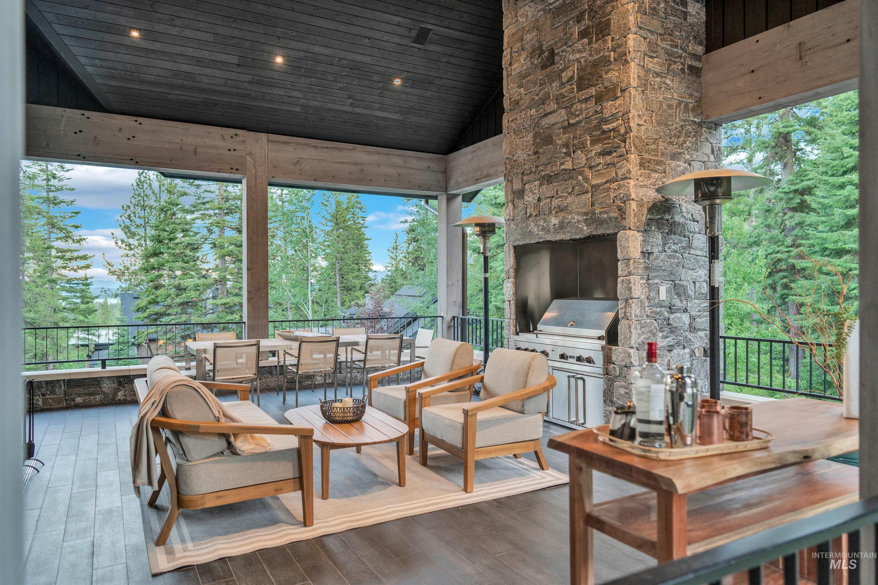 433 Sugarloaf Place