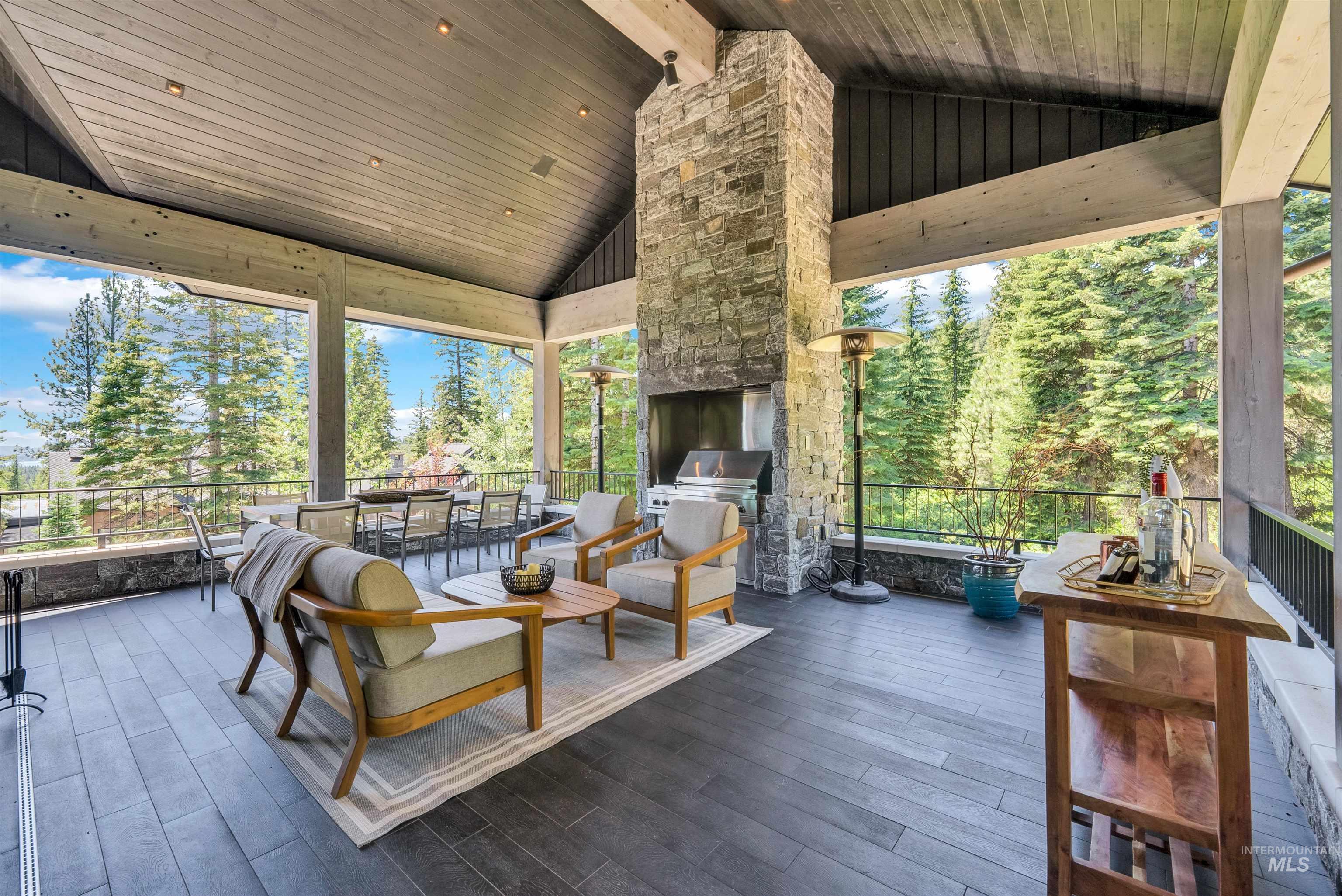 433 Sugarloaf Place
