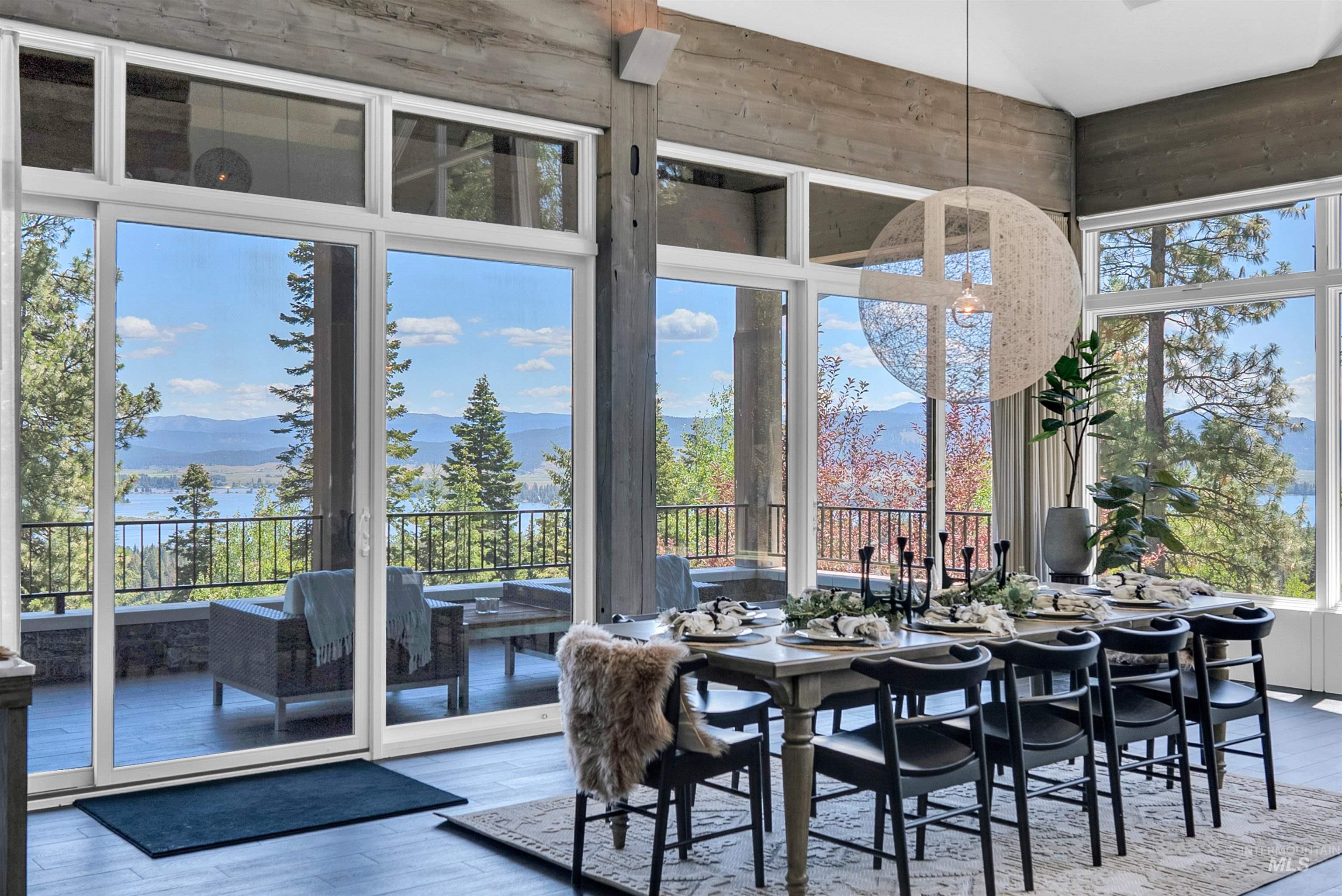 433 Sugarloaf Place