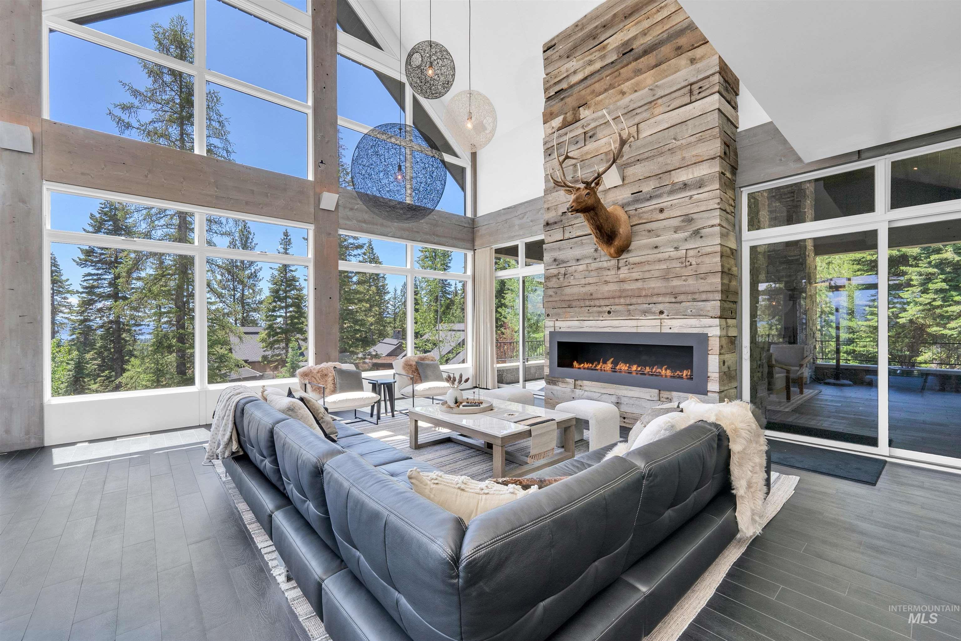 433 Sugarloaf Place