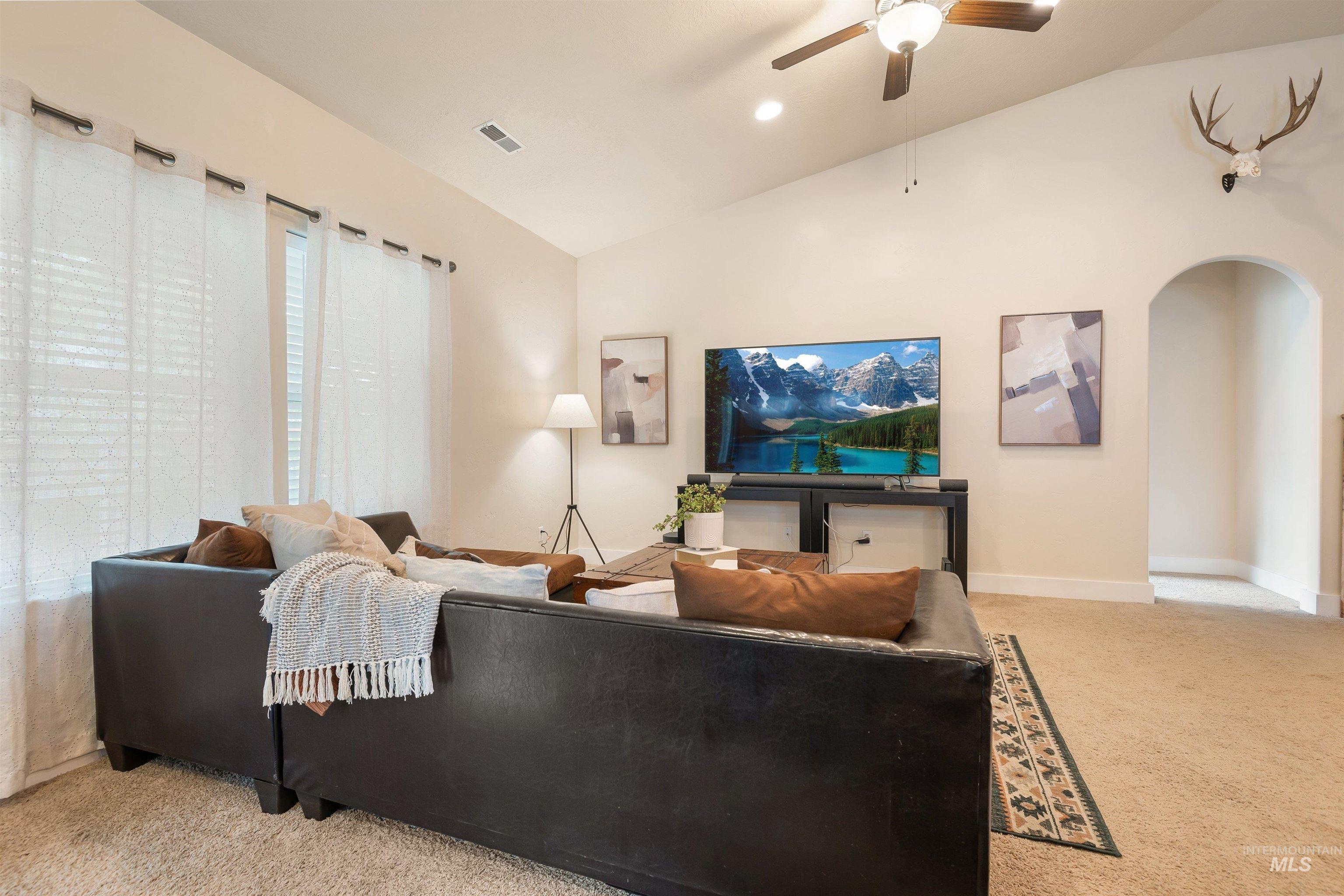 1567 NE Cinder Loop