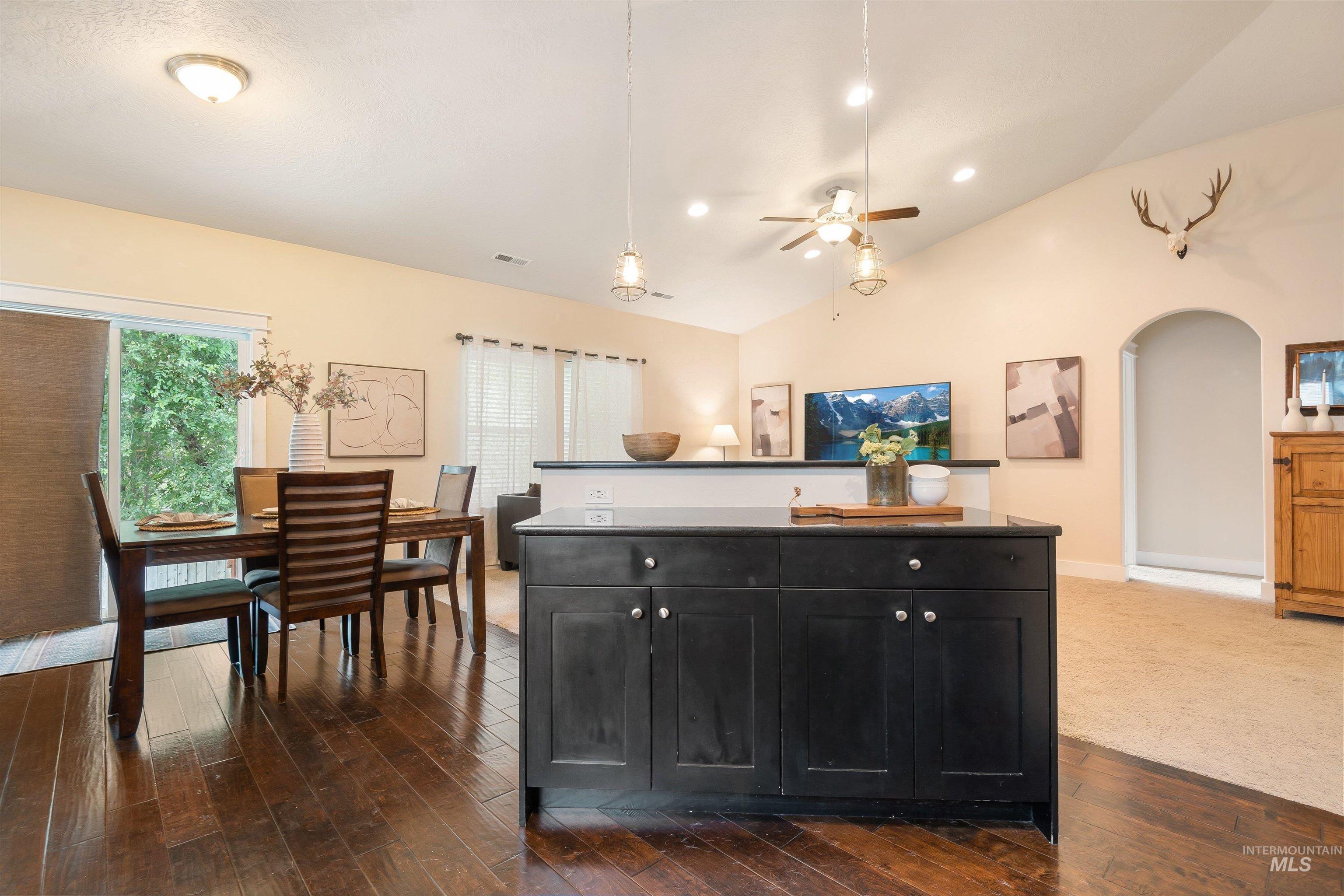 1567 NE Cinder Loop