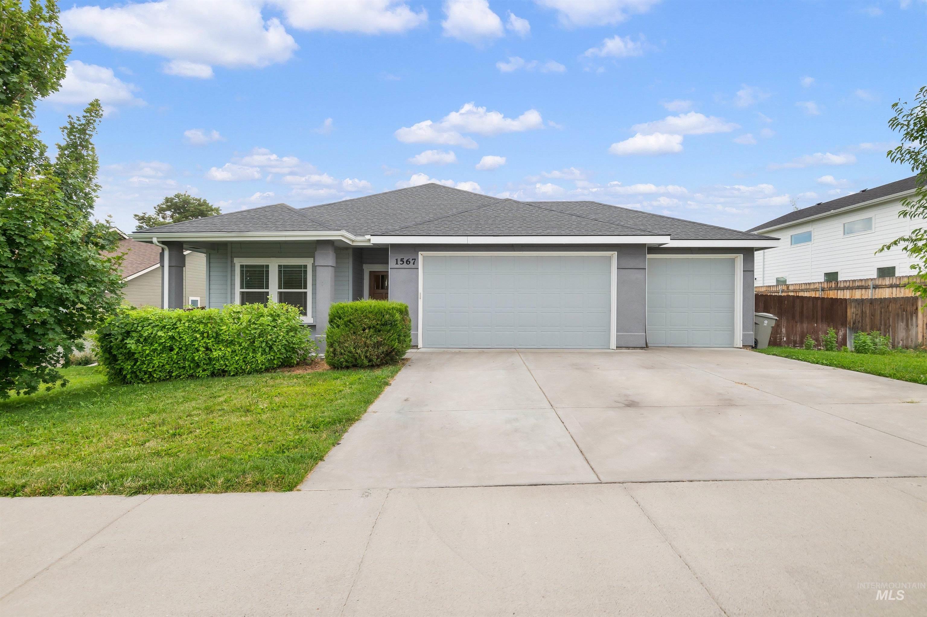 1567 NE Cinder Loop