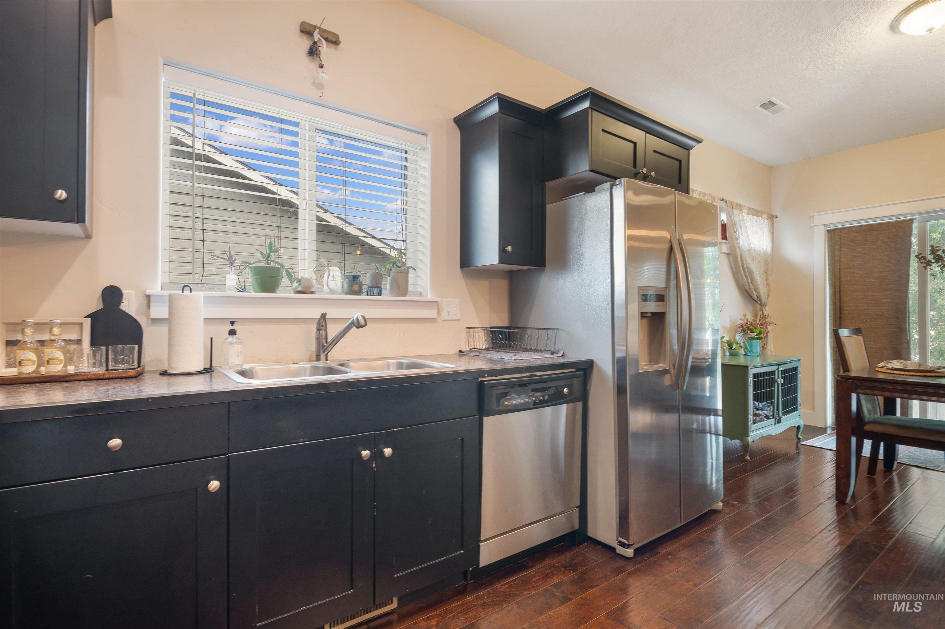 1567 NE Cinder Loop