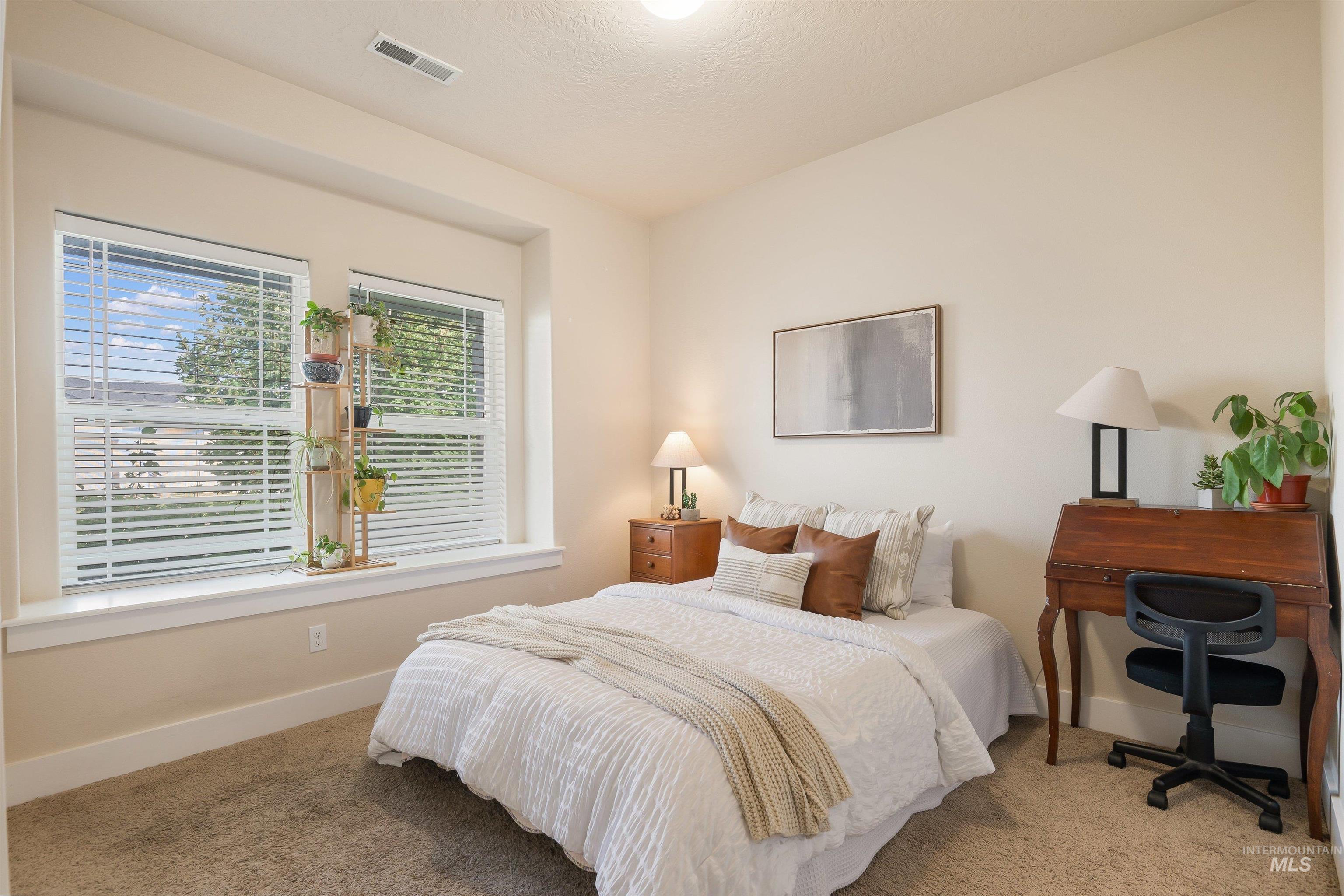 1567 NE Cinder Loop