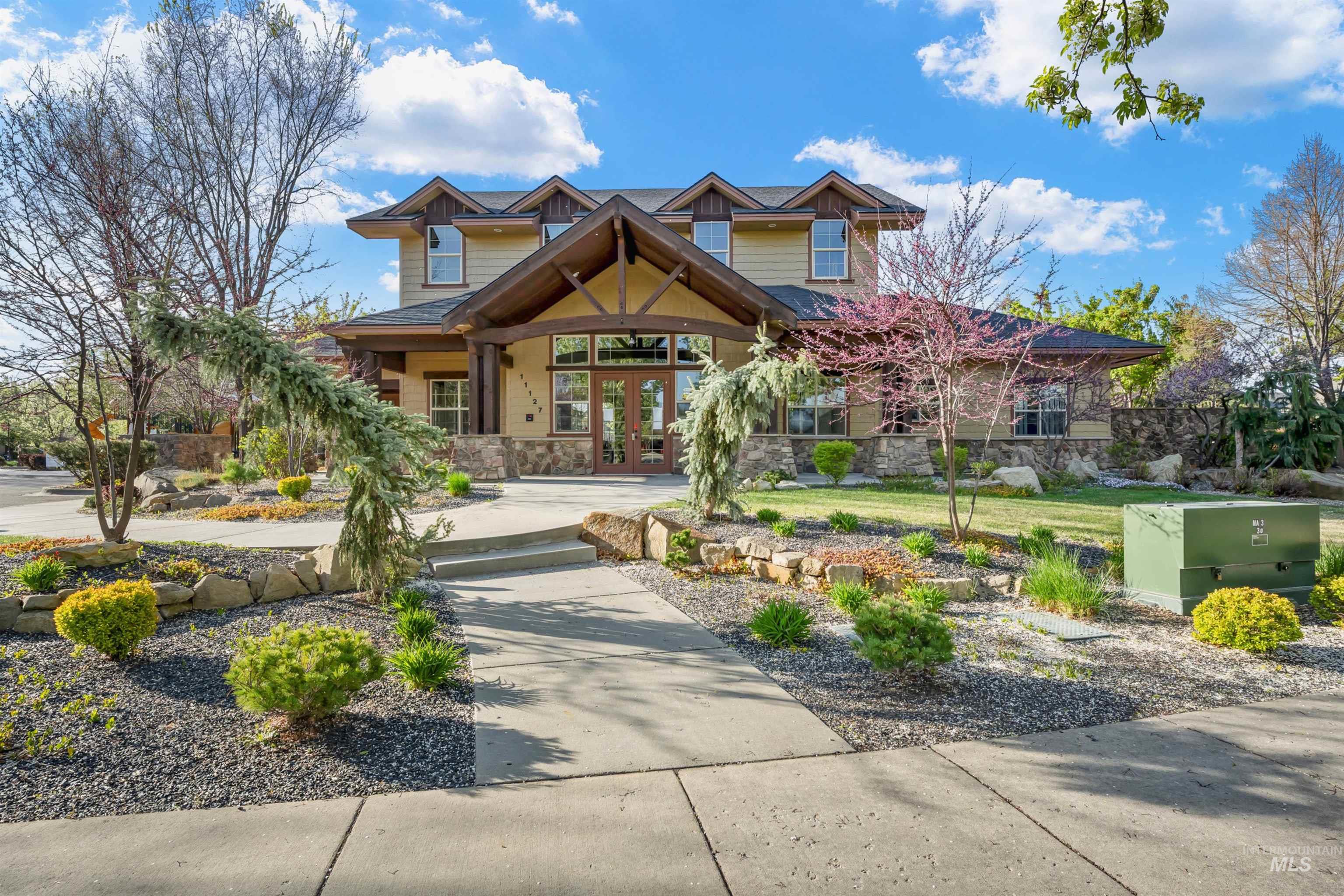 6529 S Red Shine Way