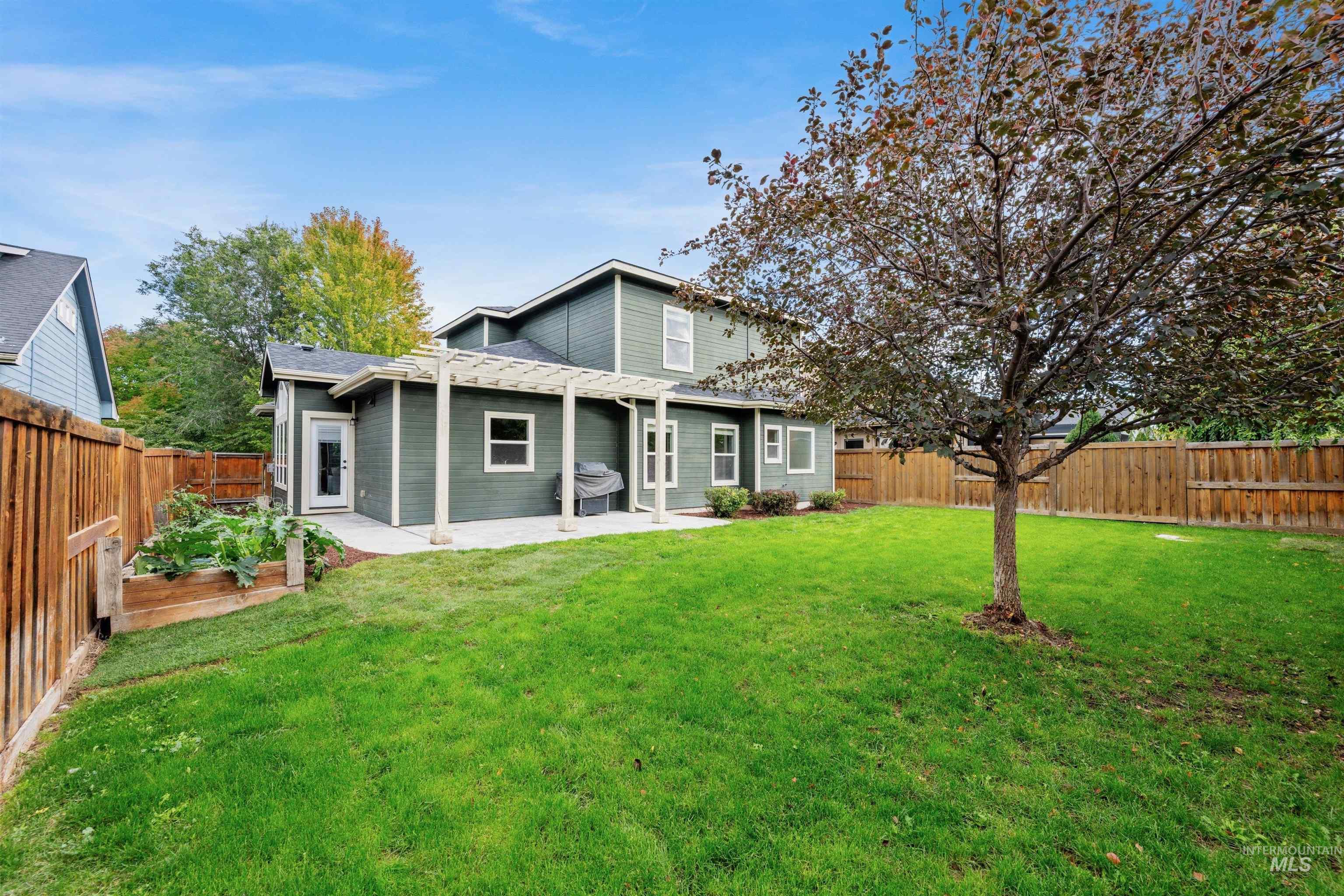 6529 S Red Shine Way