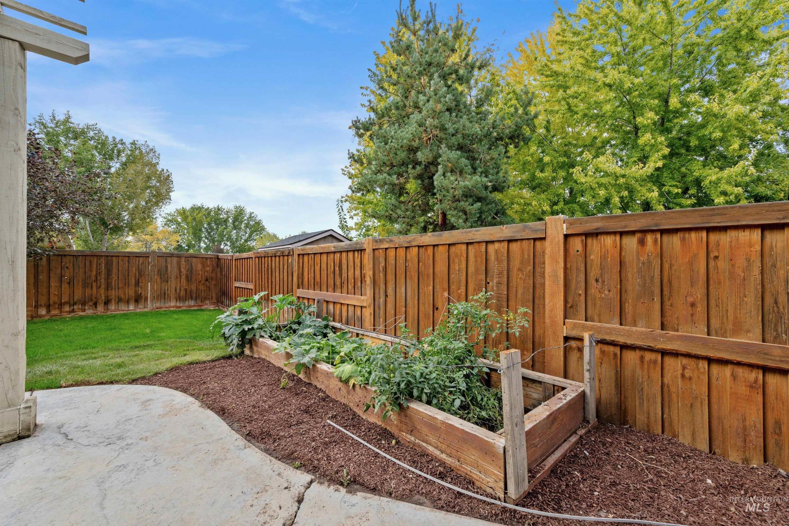 6529 S Red Shine Way