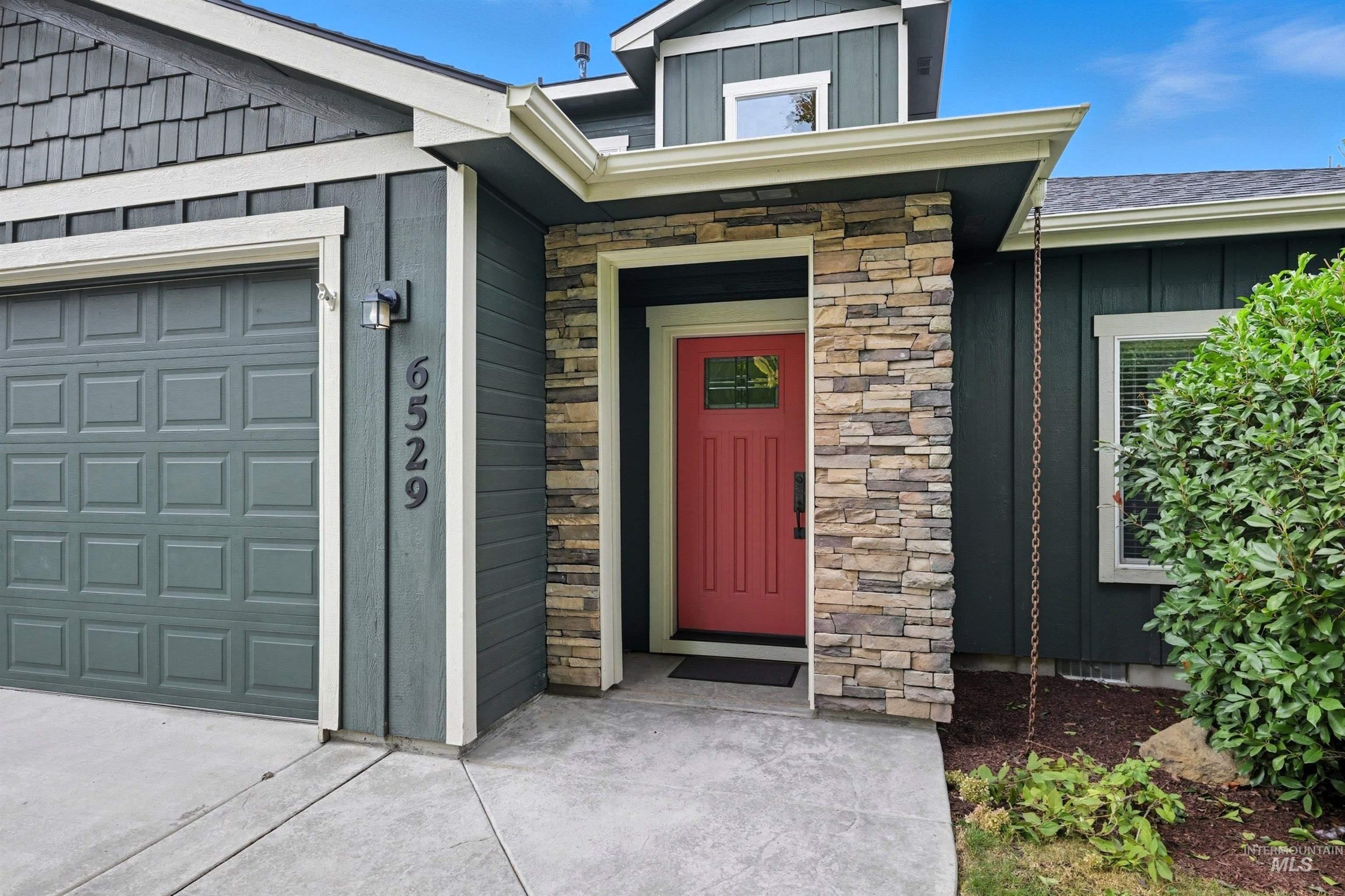 6529 S Red Shine Way