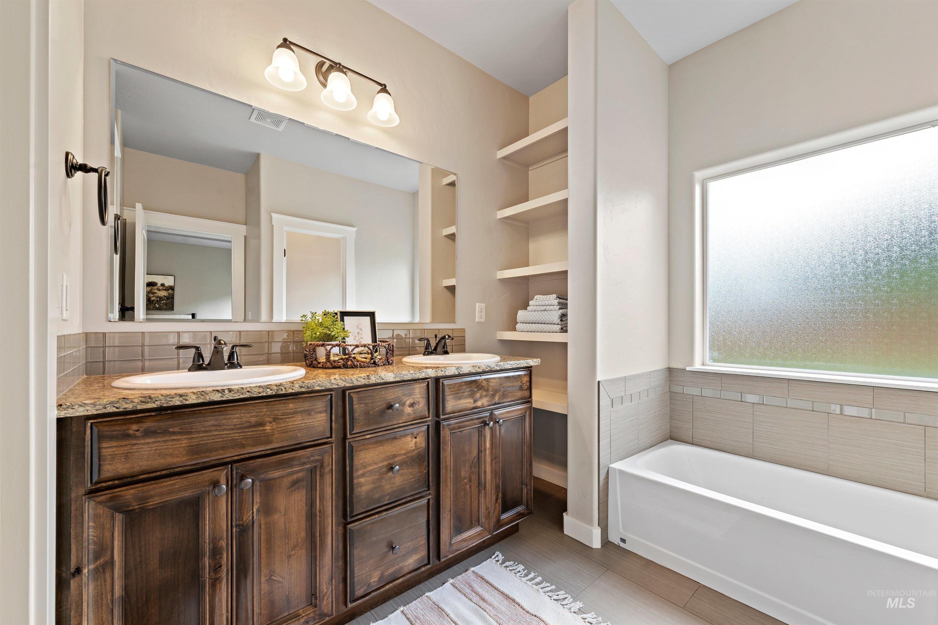 6529 S Red Shine Way