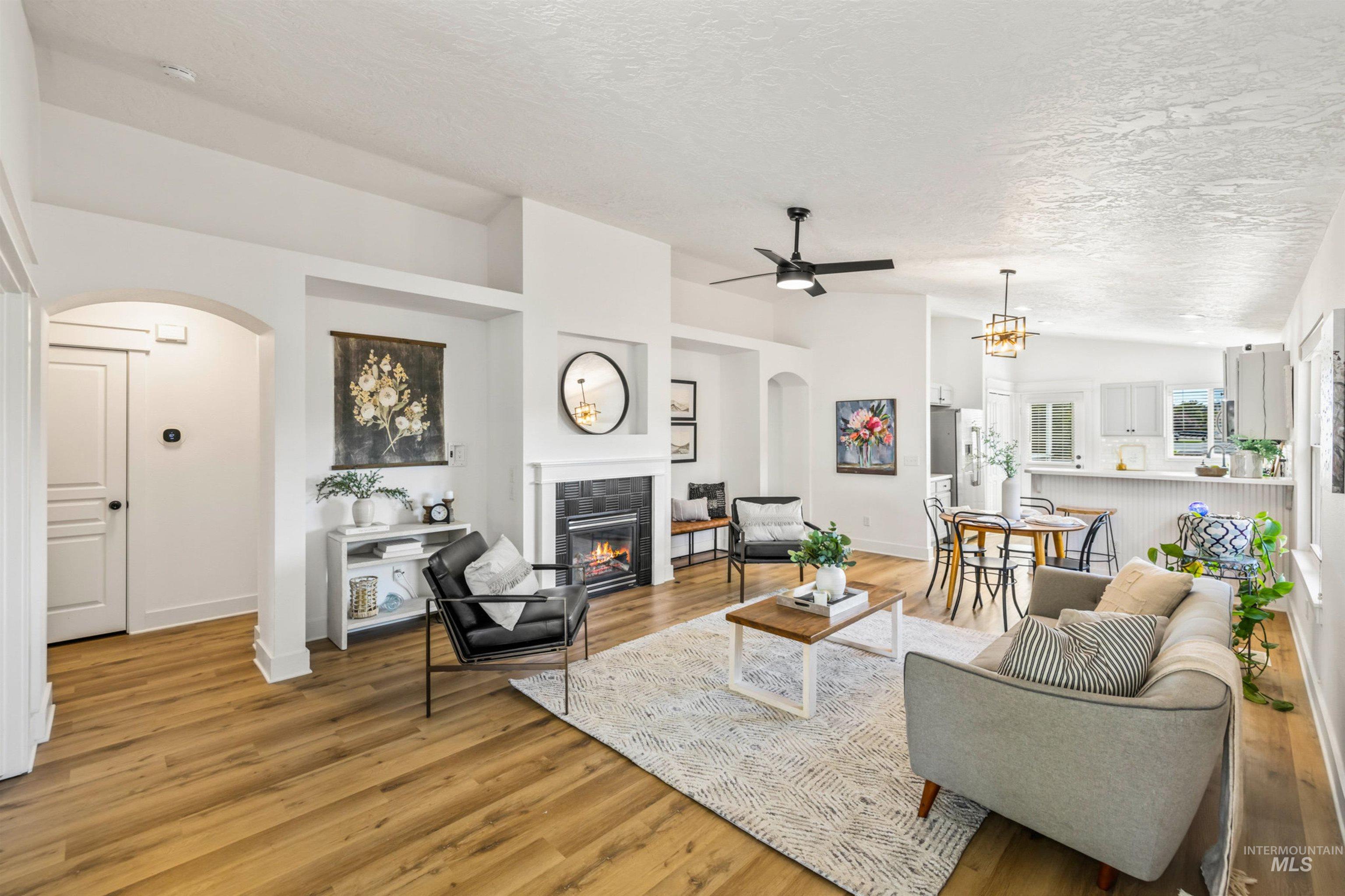 11727 W Kings Canyon Street