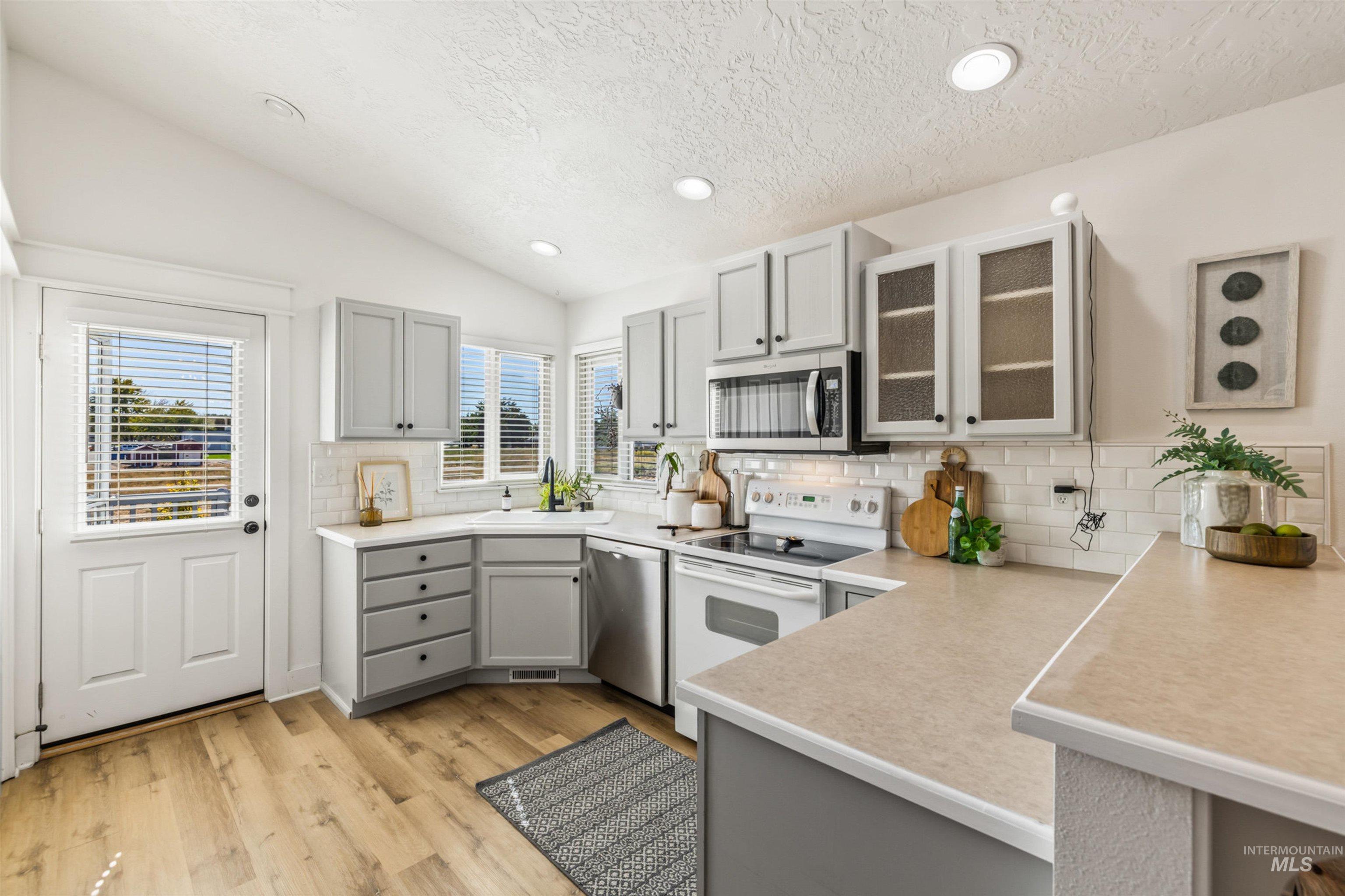 11727 W Kings Canyon Street