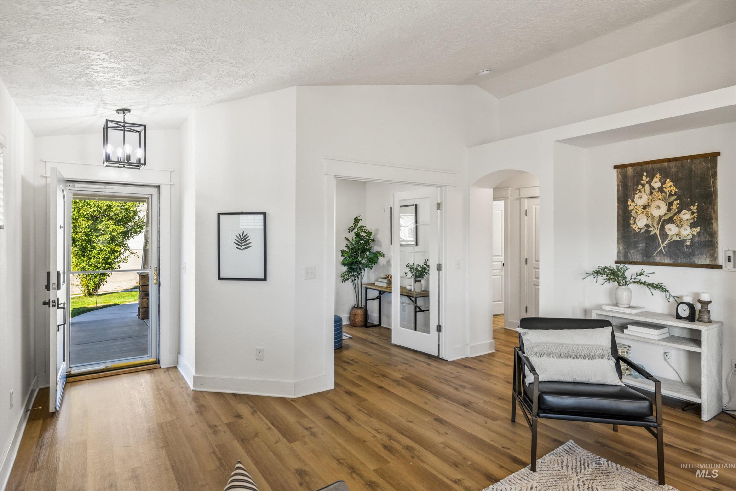 11727 W Kings Canyon Street