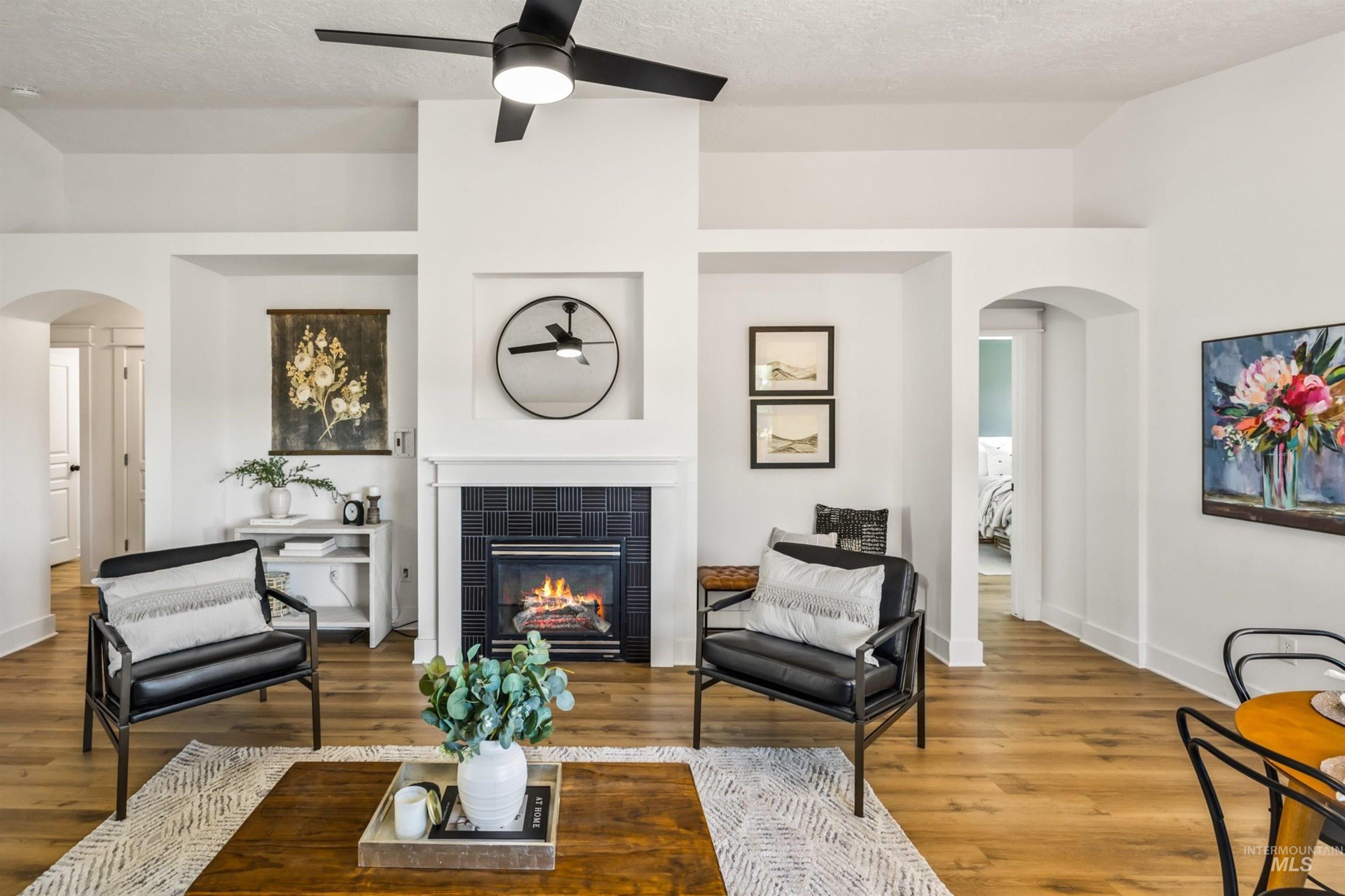 11727 W Kings Canyon Street