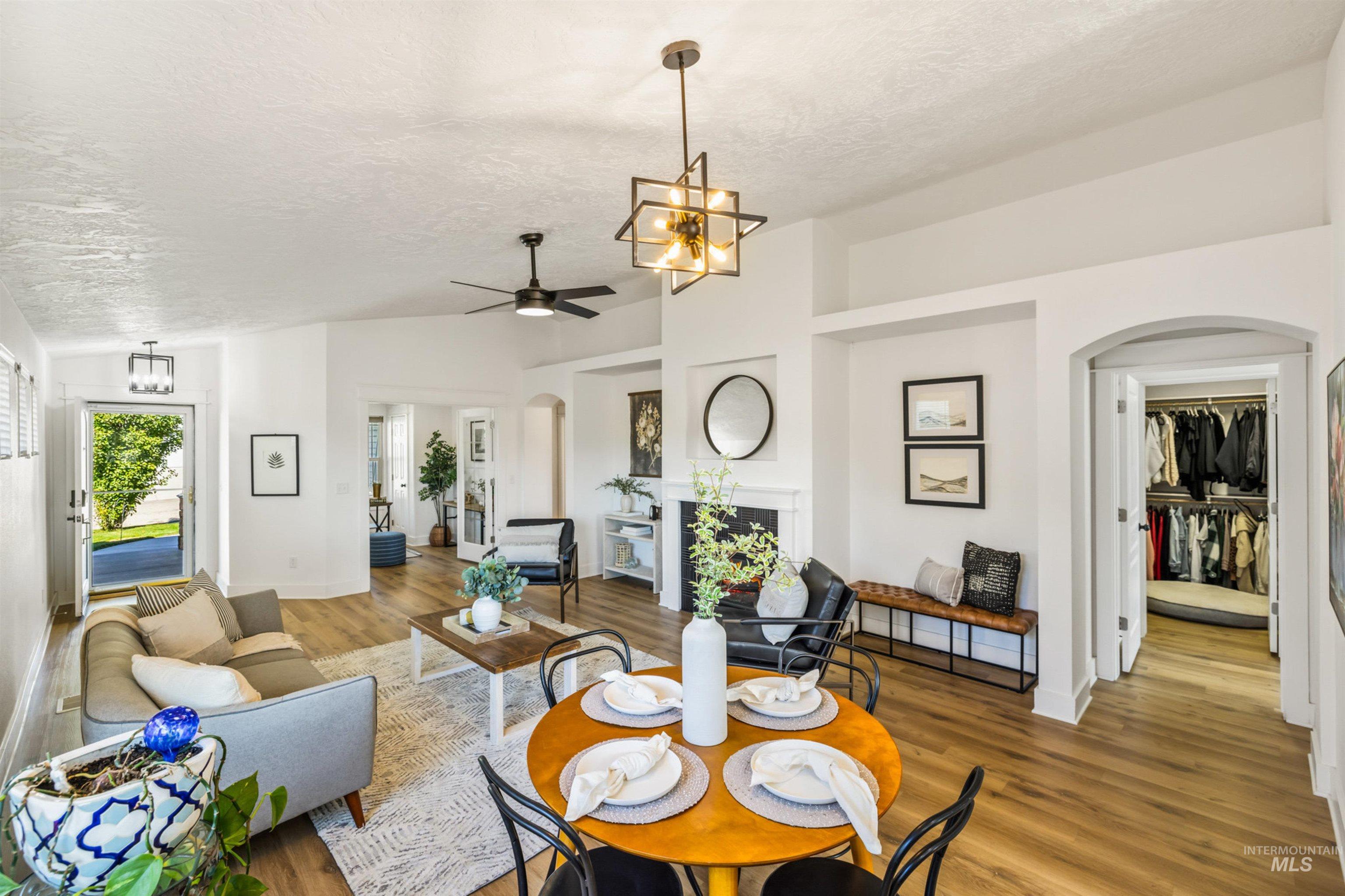 11727 W Kings Canyon Street