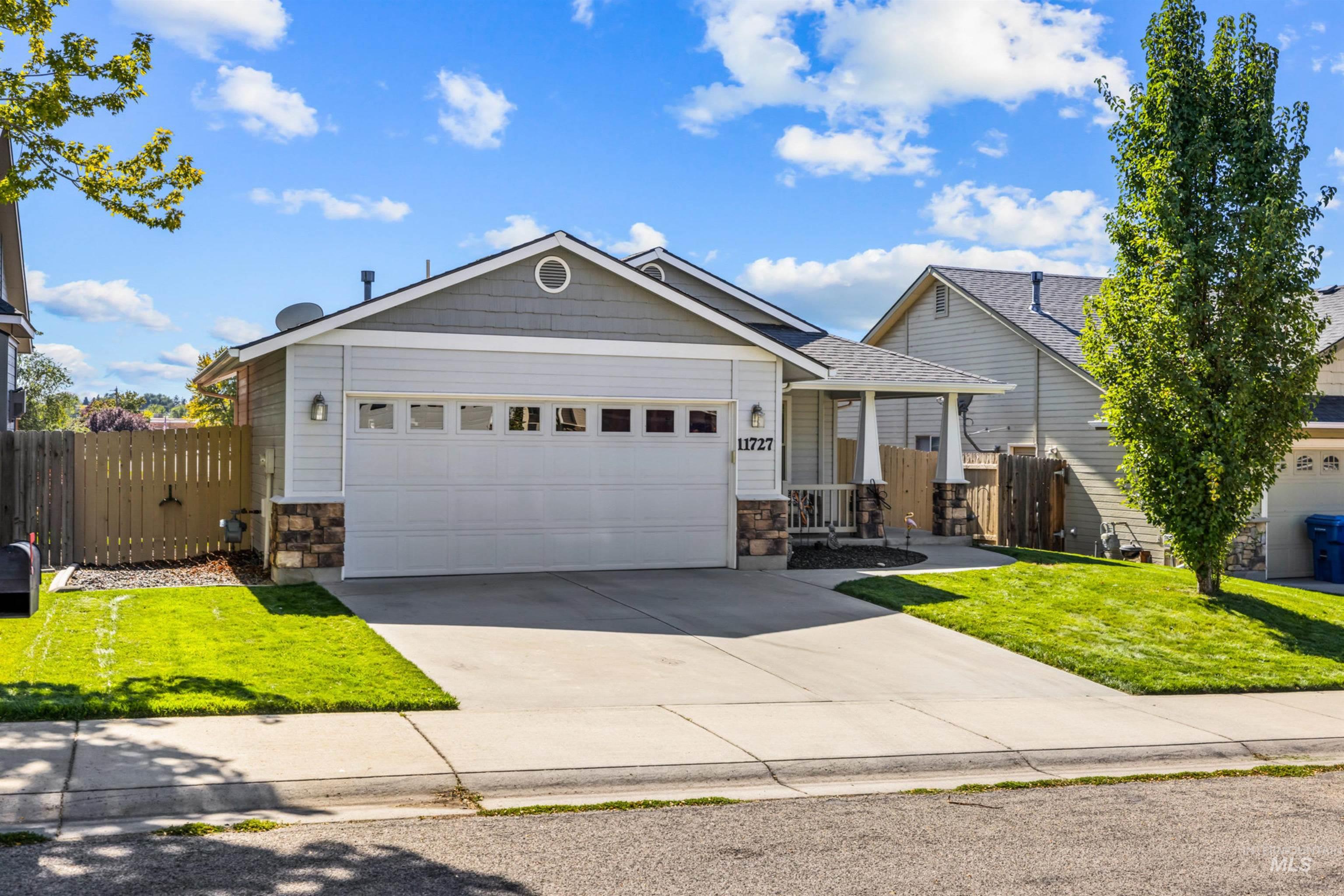 11727 W Kings Canyon Street