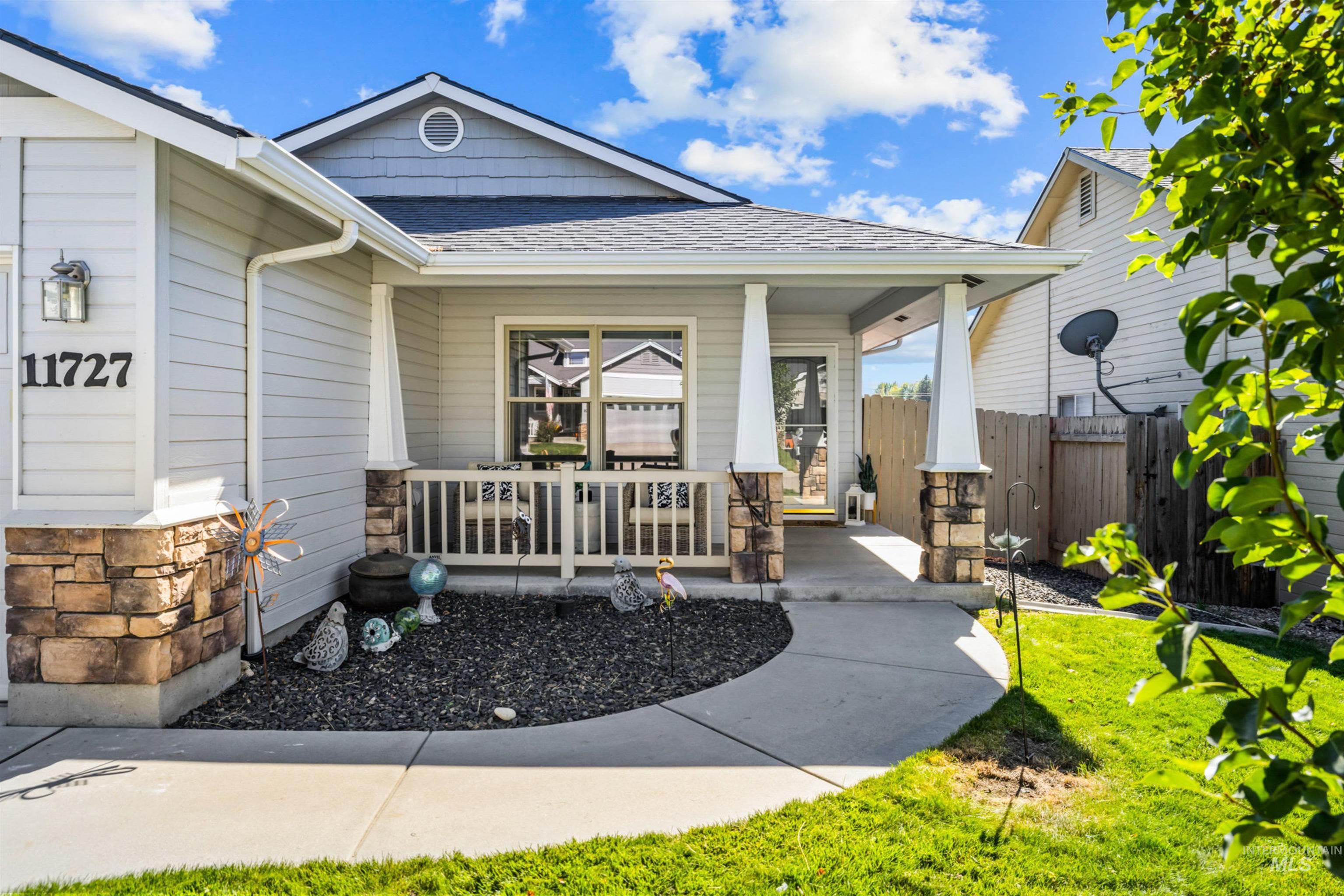 11727 W Kings Canyon Street