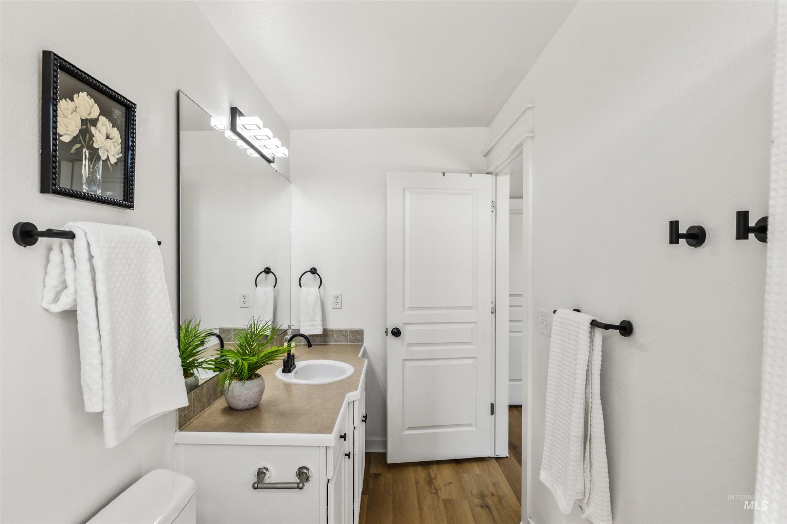 11727 W Kings Canyon Street