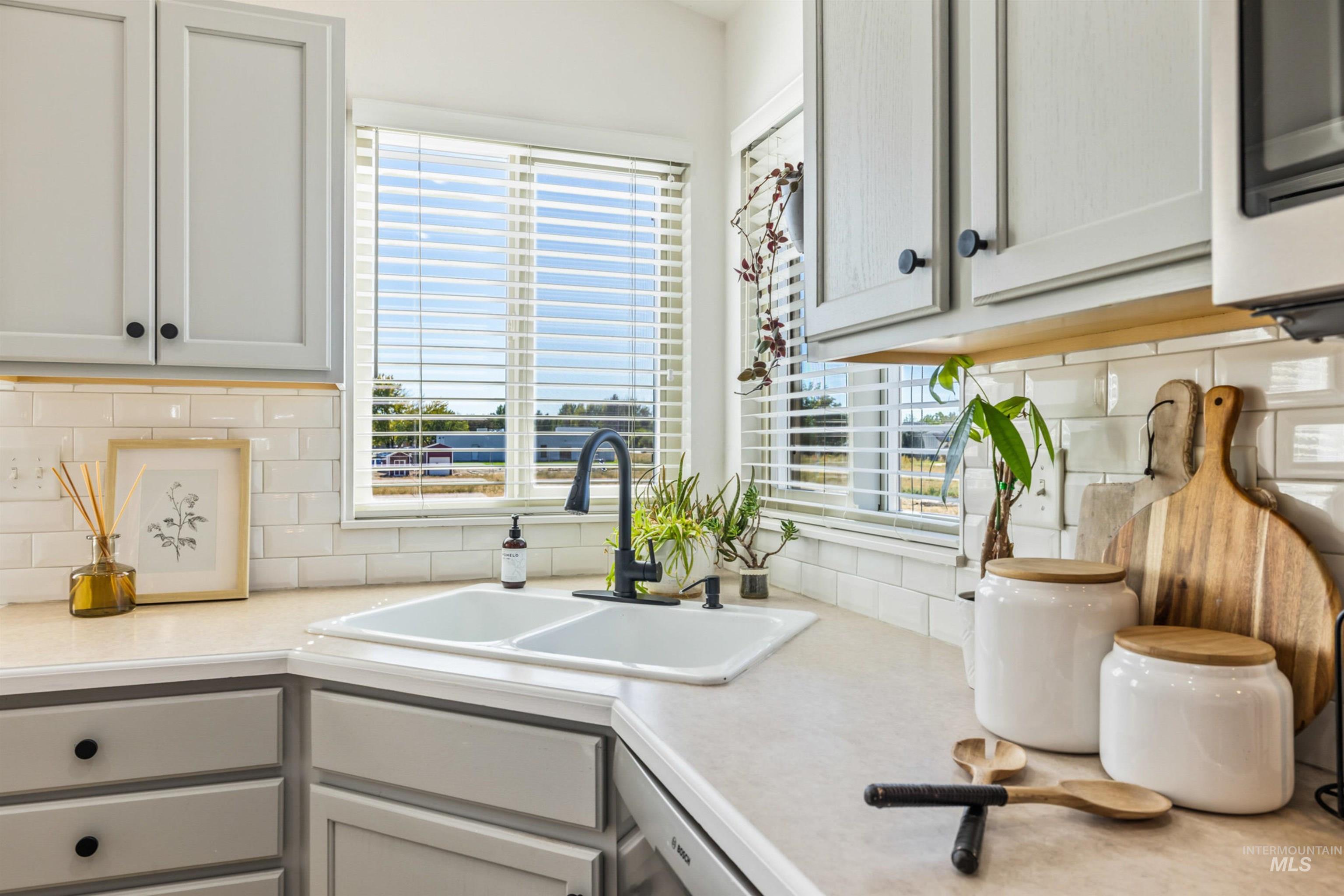 11727 W Kings Canyon Street