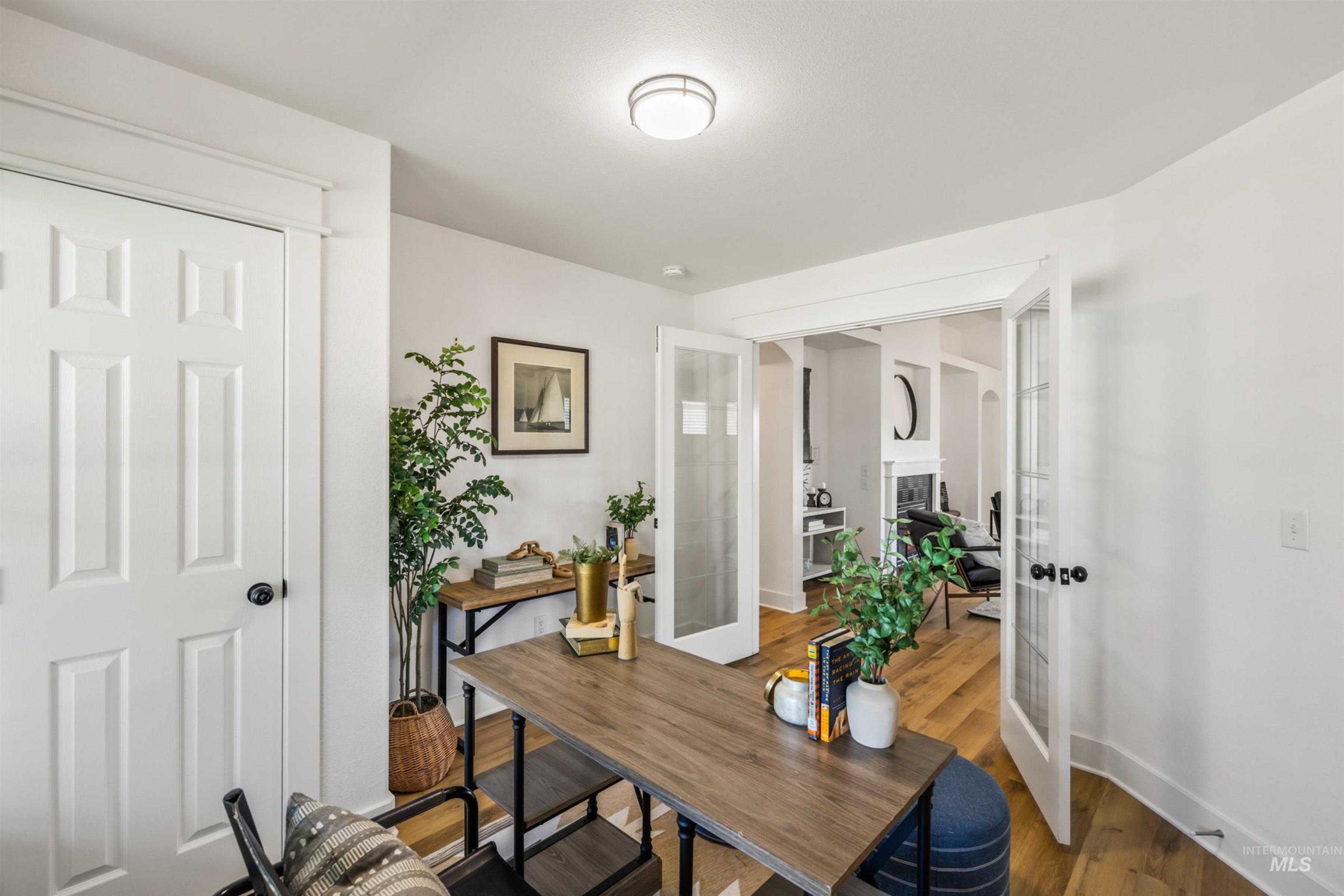 11727 W Kings Canyon Street