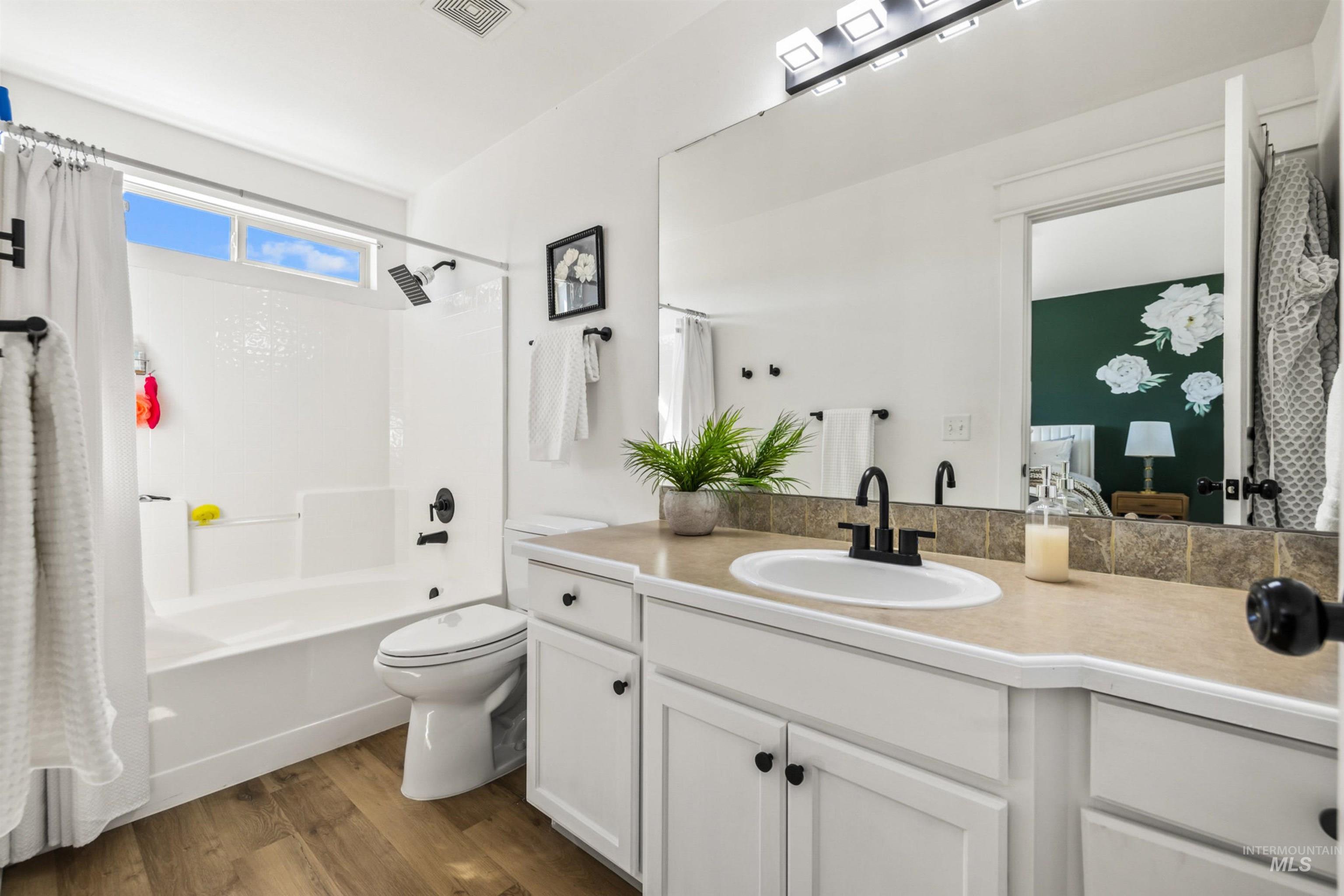 11727 W Kings Canyon Street