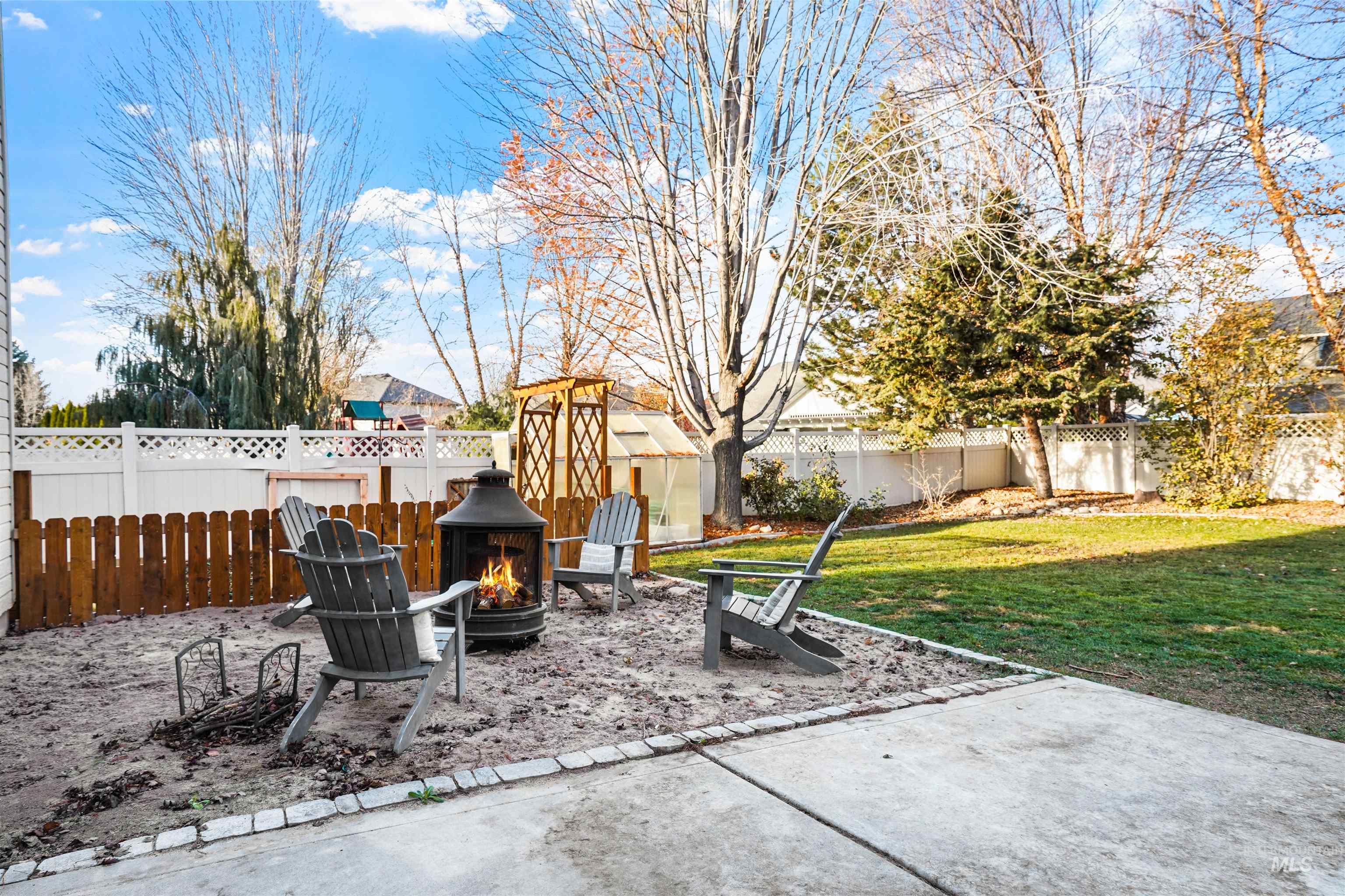 2452 W Astonte Dr