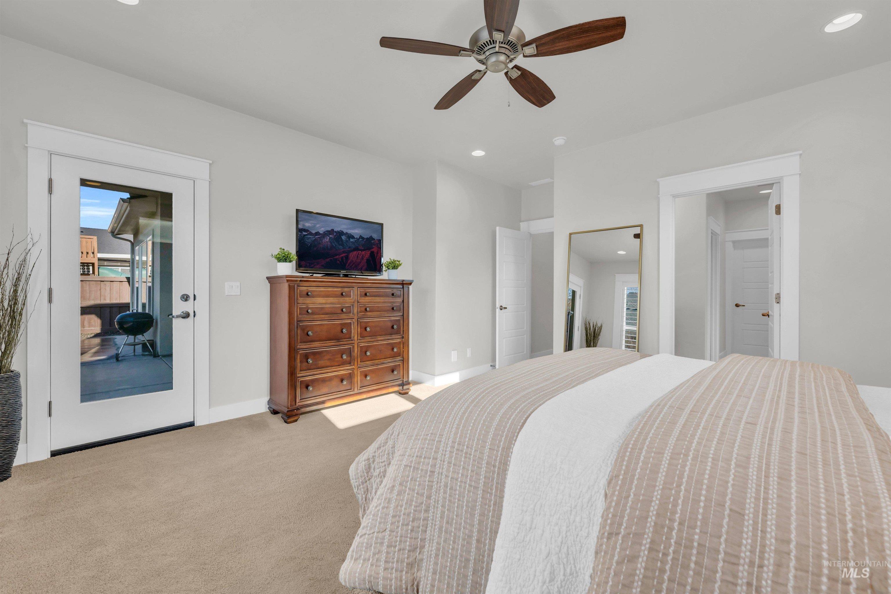 5717 N Fairborn Avenue