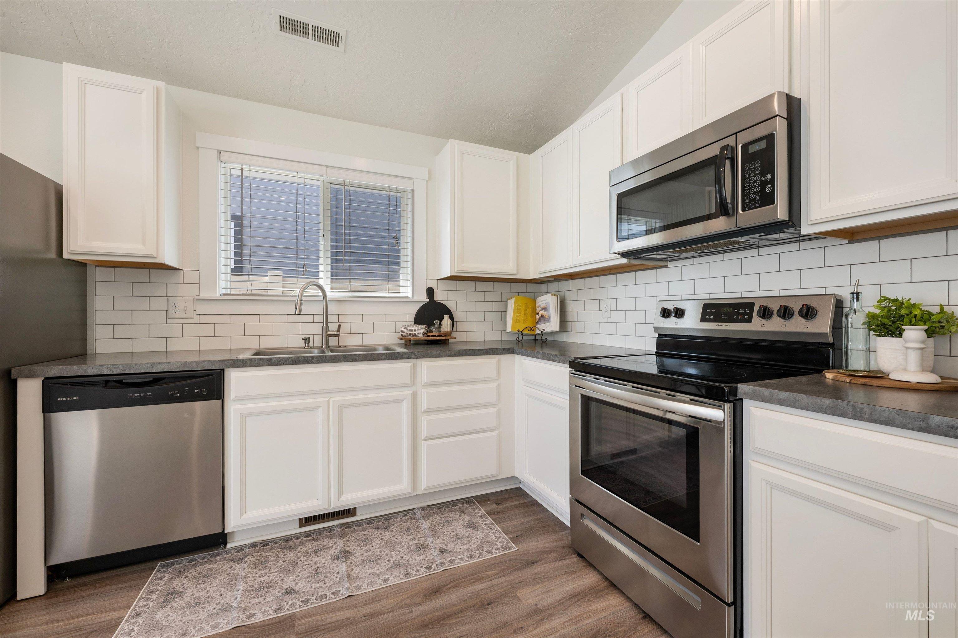 3534 S Avondale Avenue