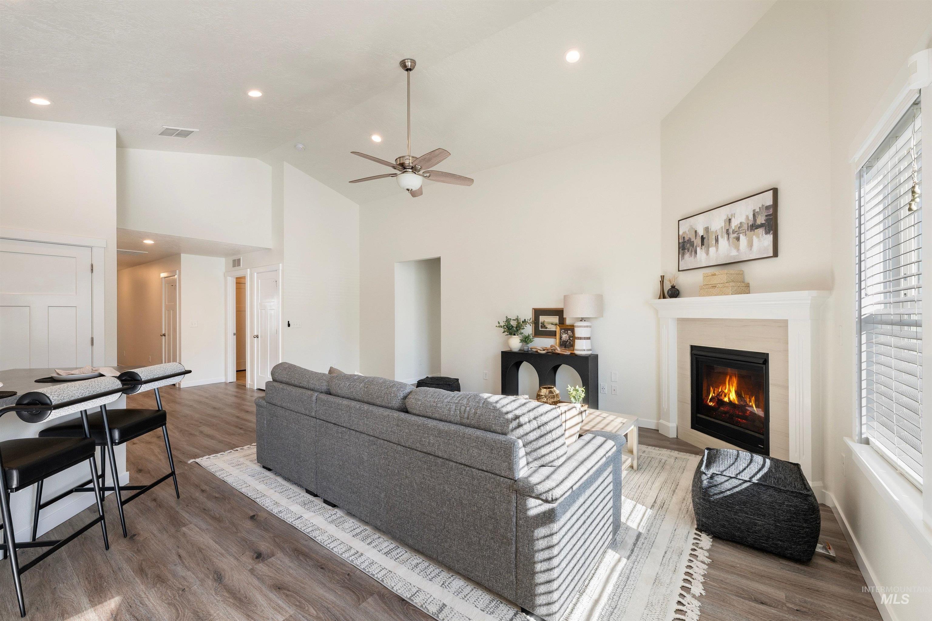 3534 S Avondale Avenue