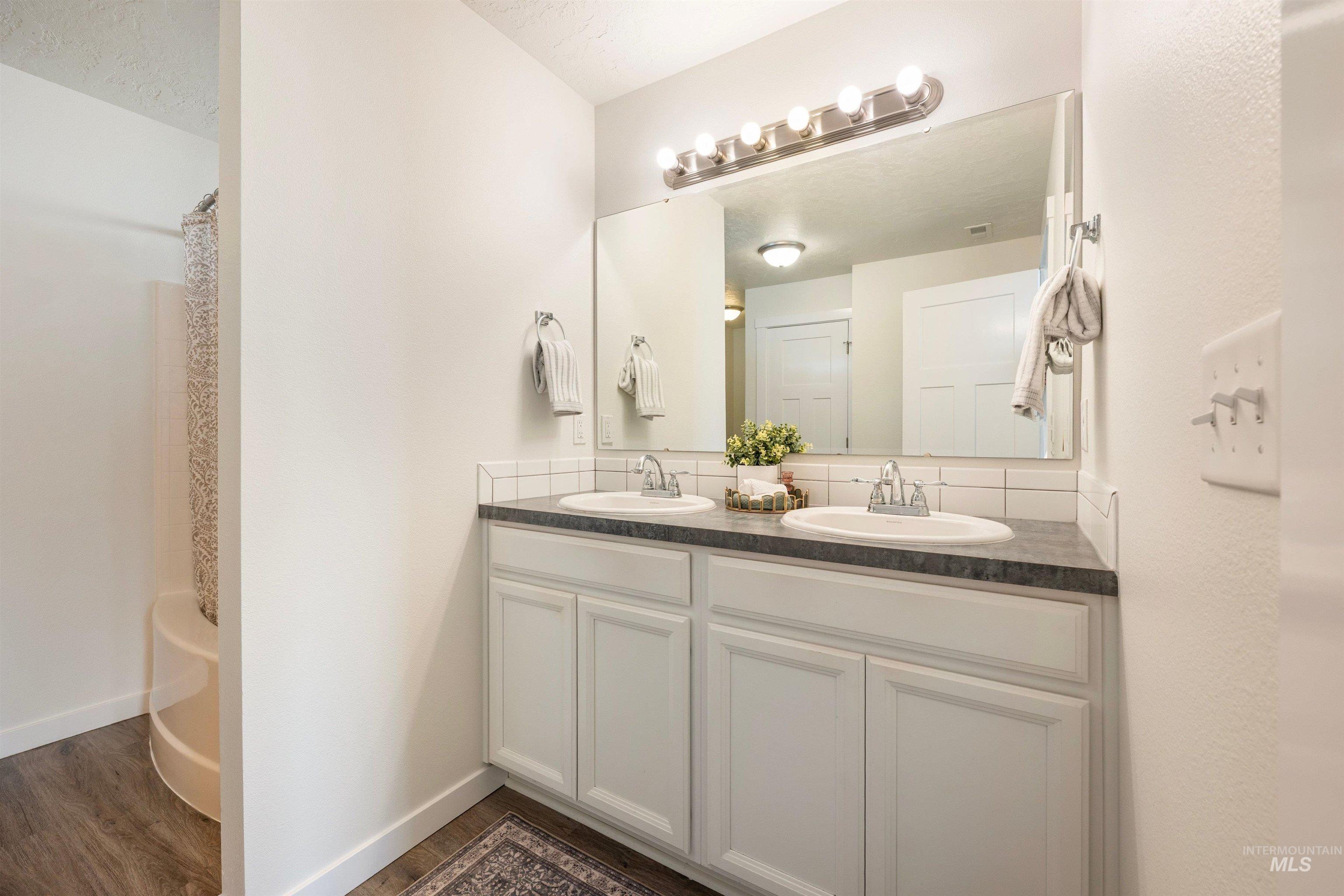 3534 S Avondale Avenue