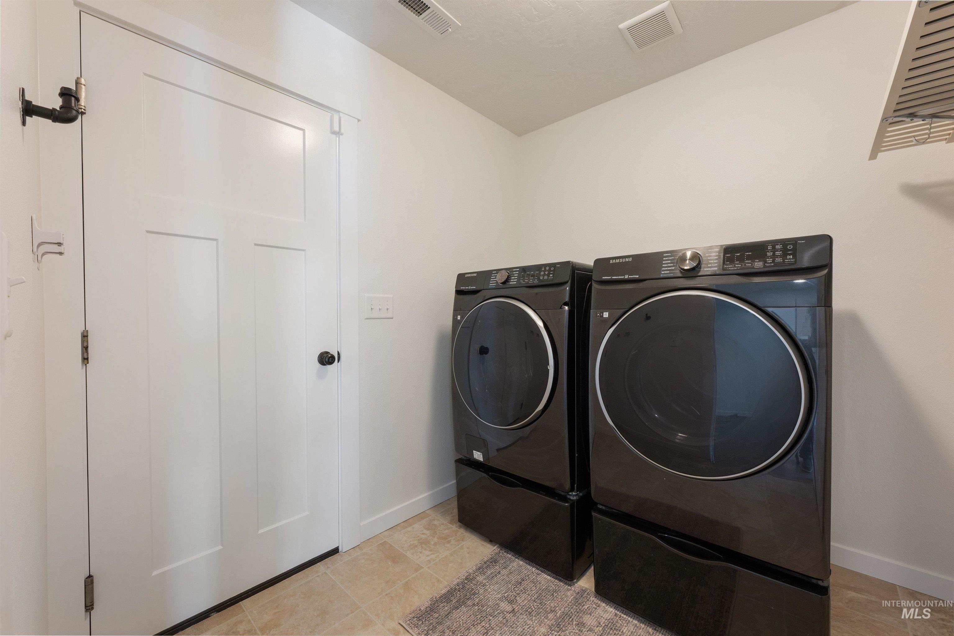 3534 S Avondale Avenue