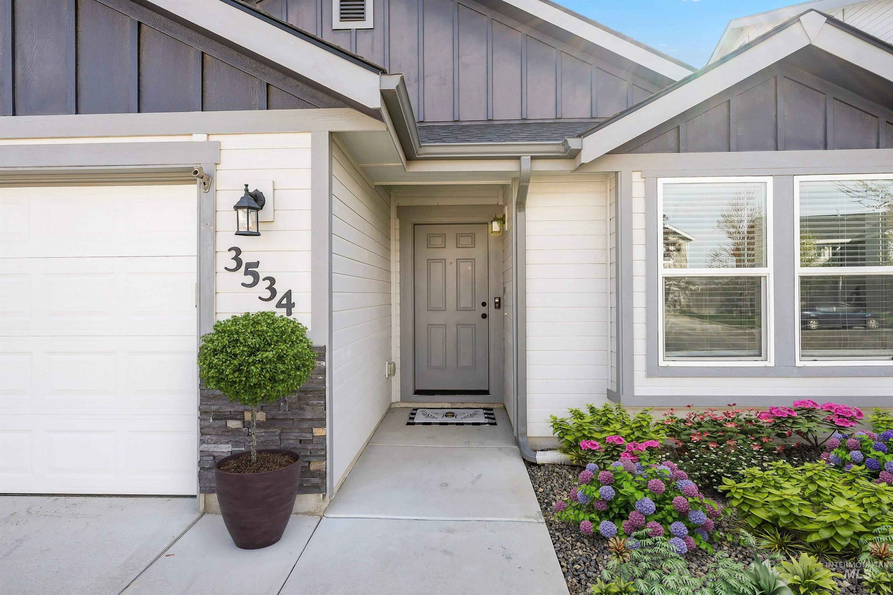 3534 S Avondale Avenue