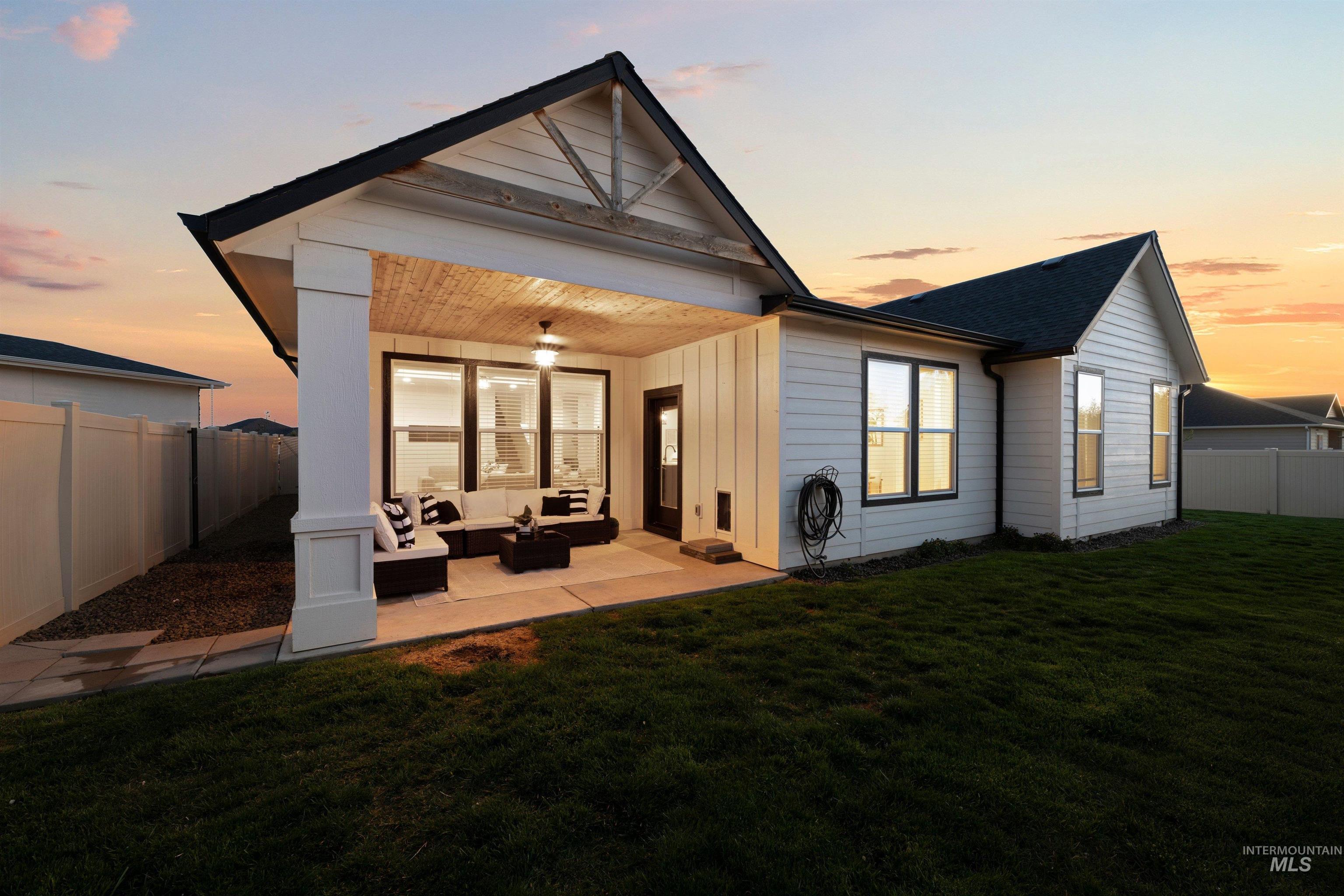 11784 W Sailing Hawk Drive