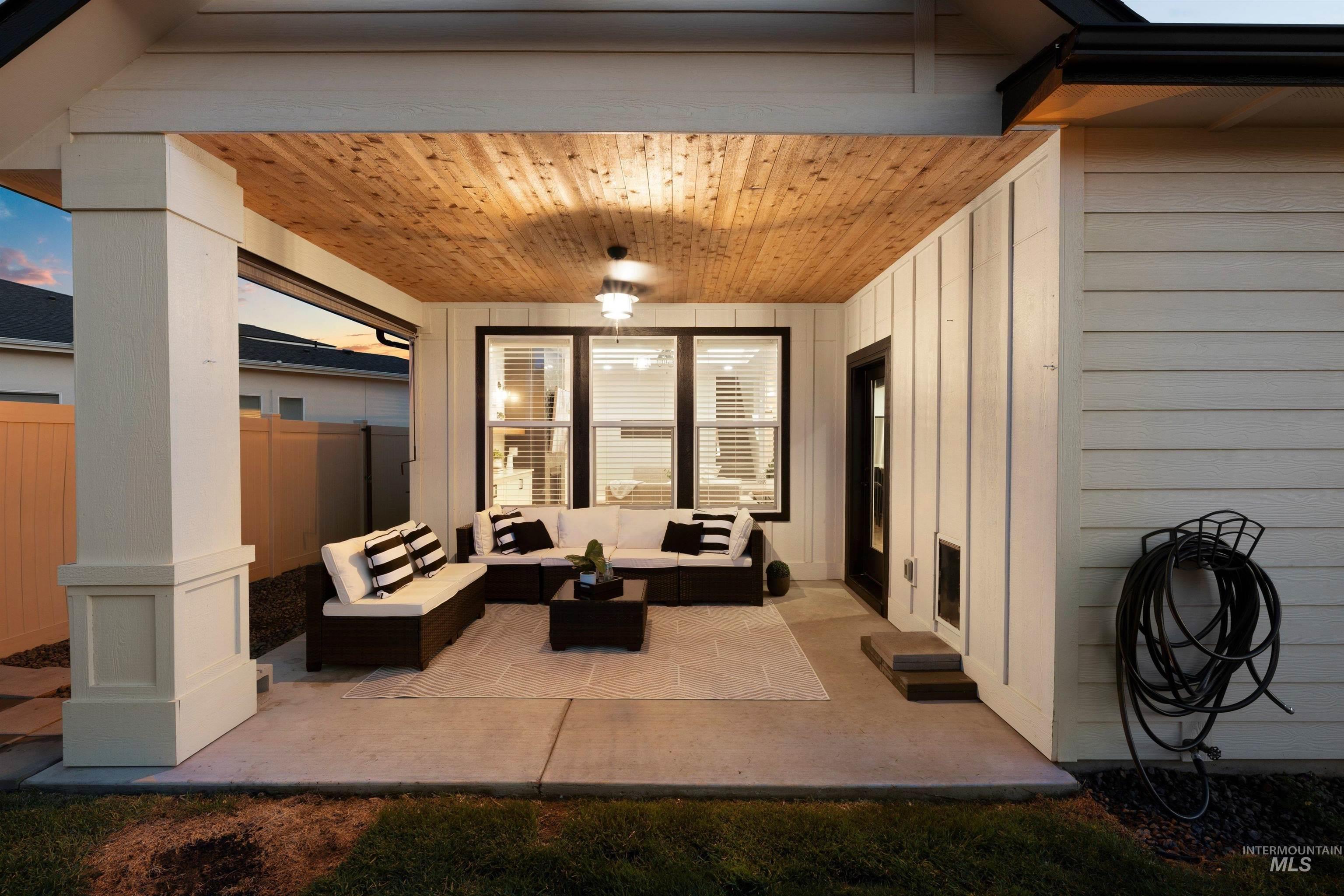 11784 W Sailing Hawk Drive