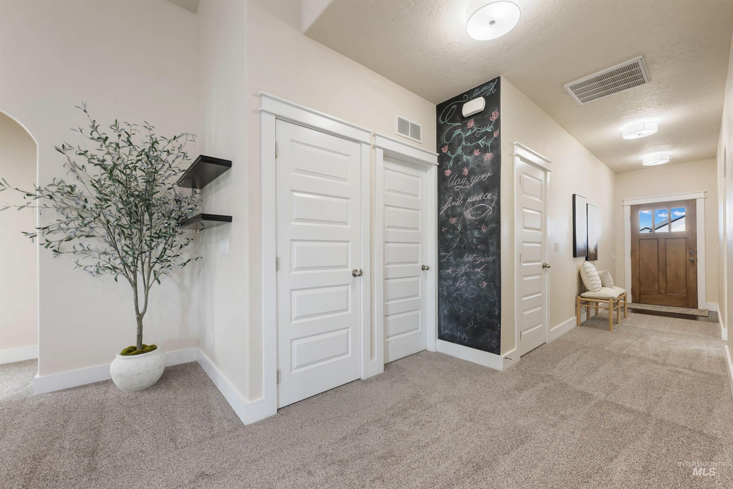 1567 NE Cinder Loop