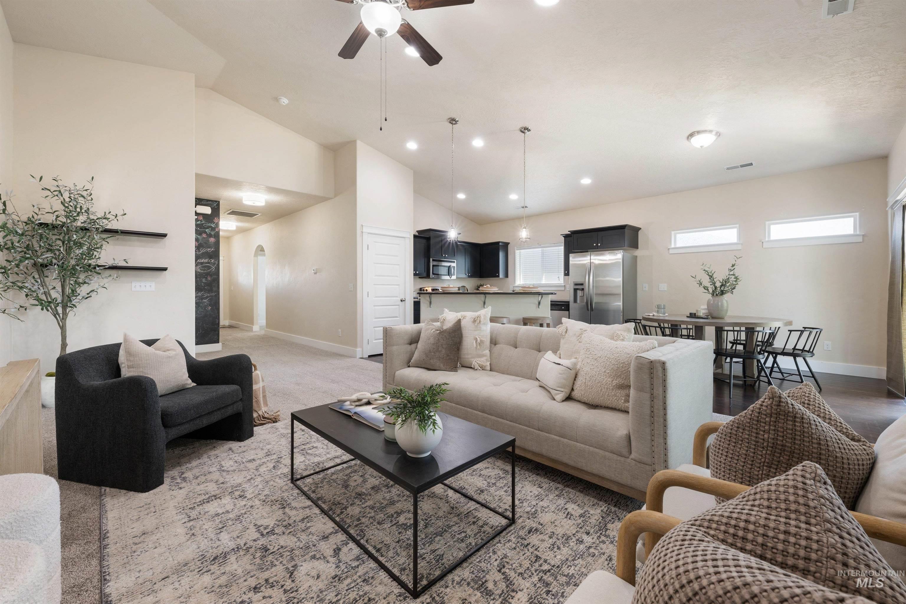 1567 NE Cinder Loop