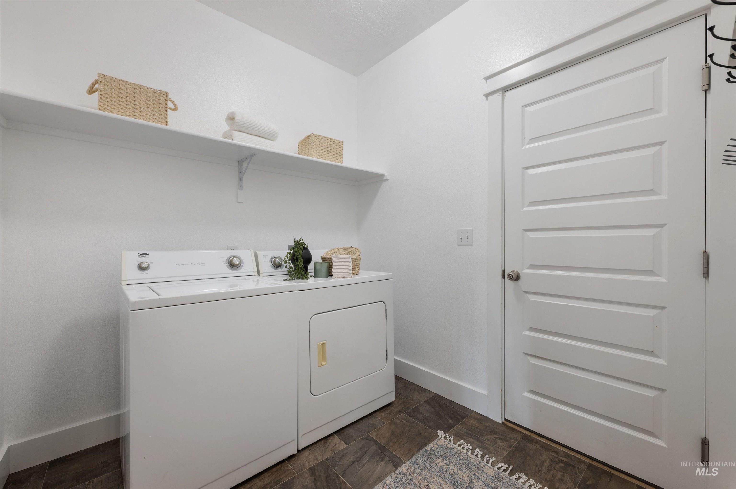 1567 NE Cinder Loop