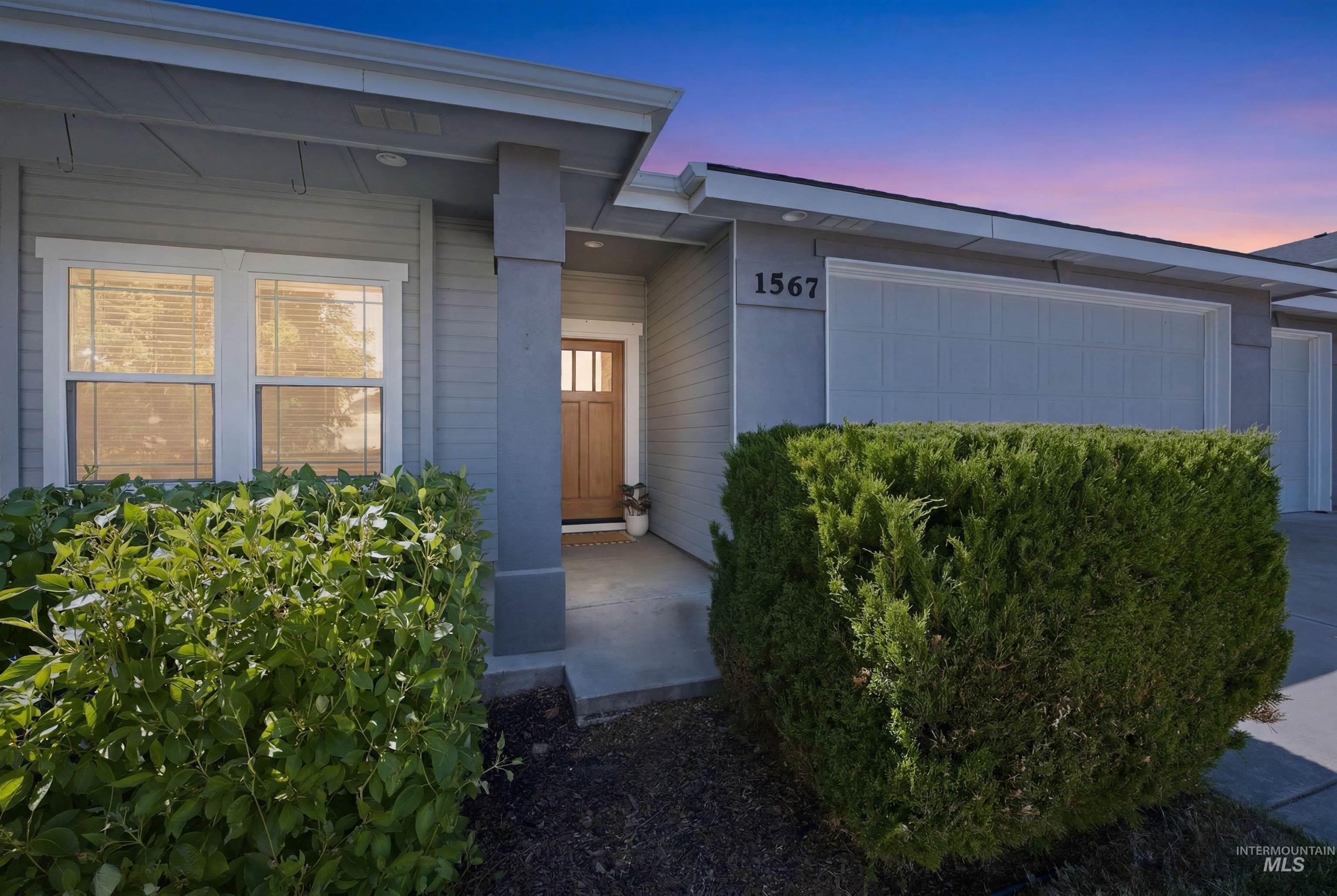 1567 NE Cinder Loop