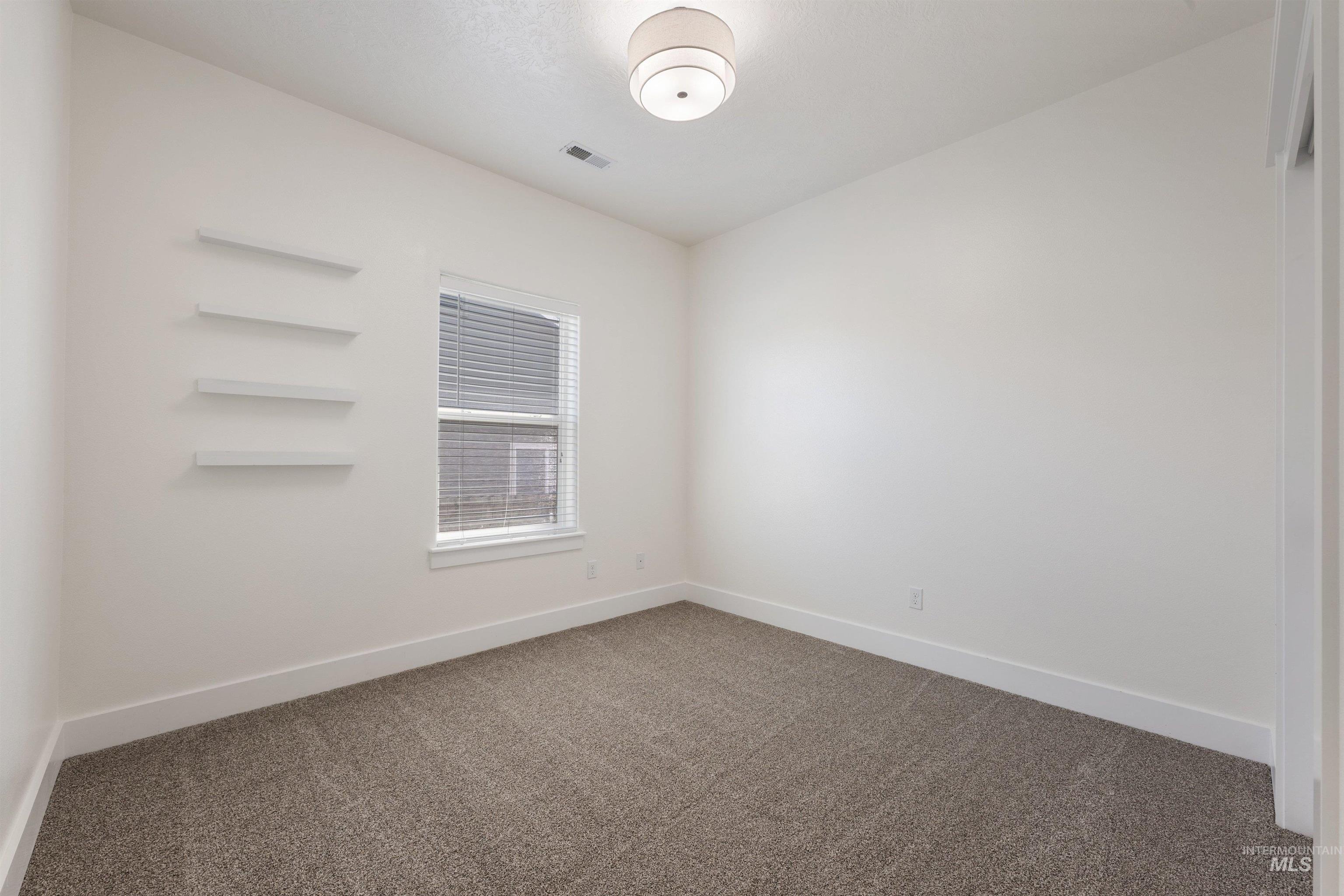 1567 NE Cinder Loop