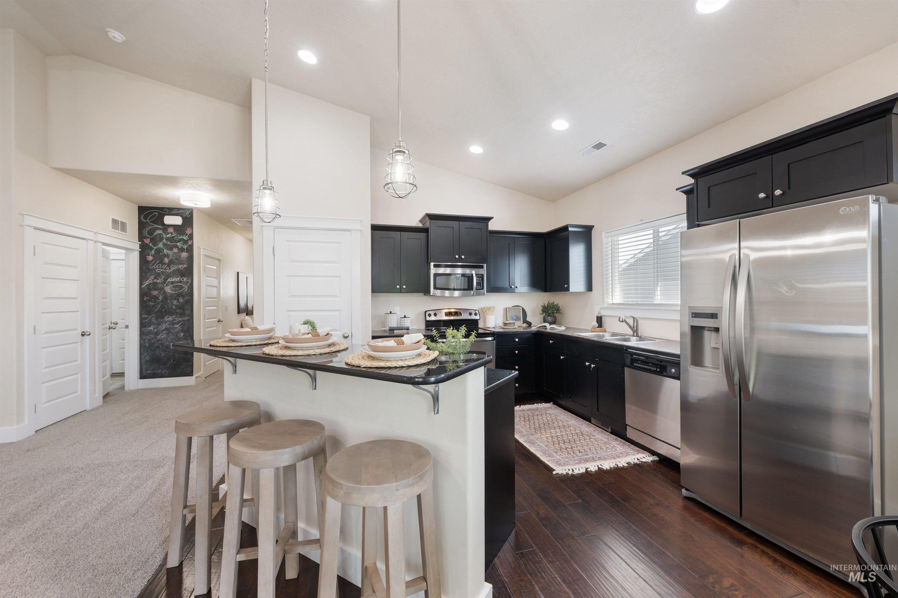 1567 NE Cinder Loop