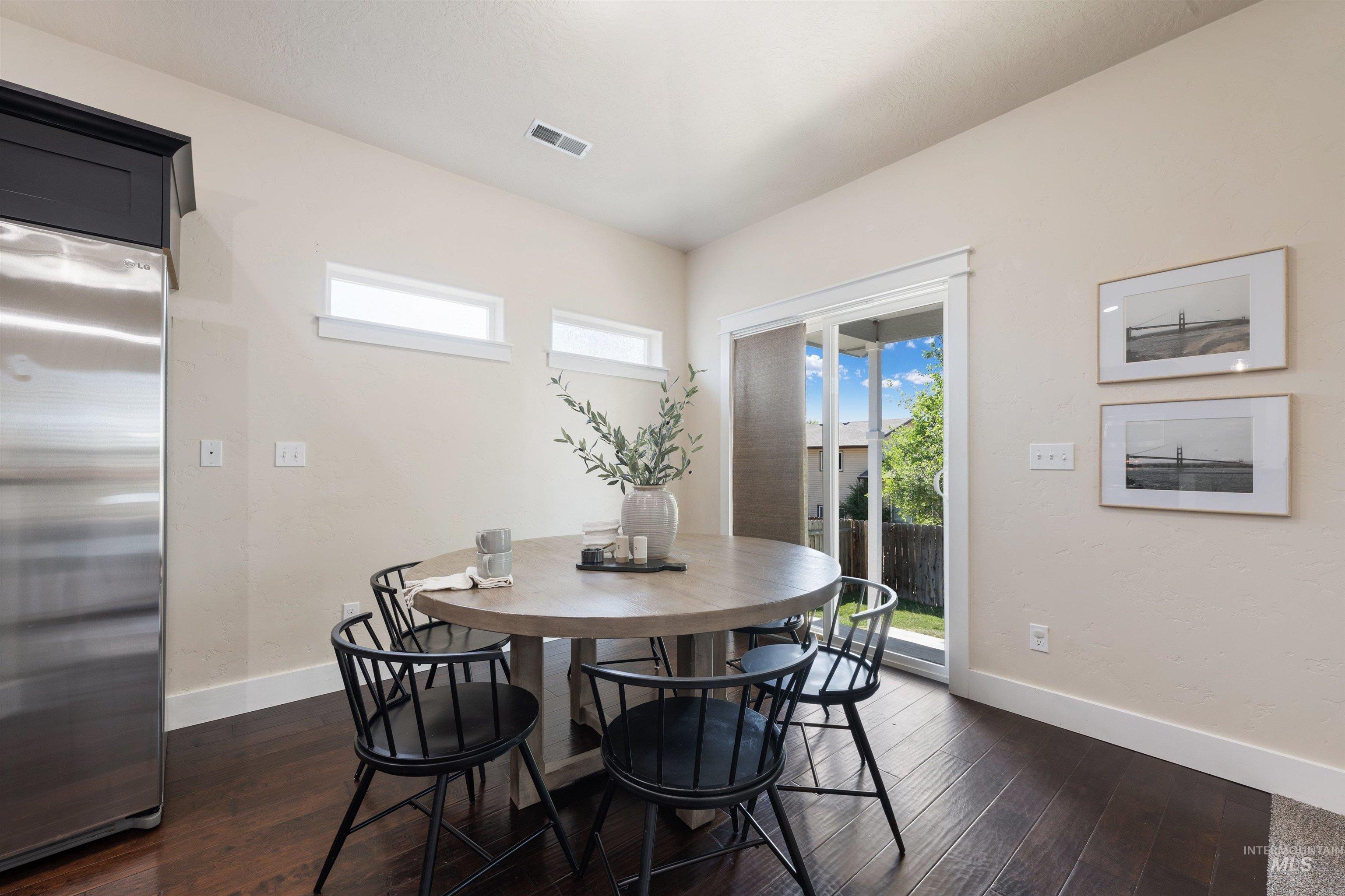 1567 NE Cinder Loop