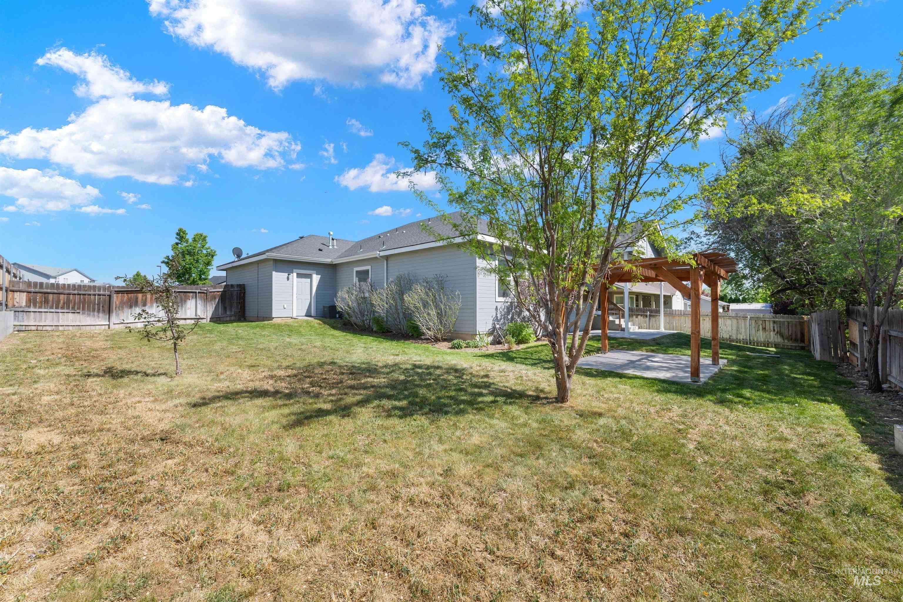 1567 NE Cinder Loop