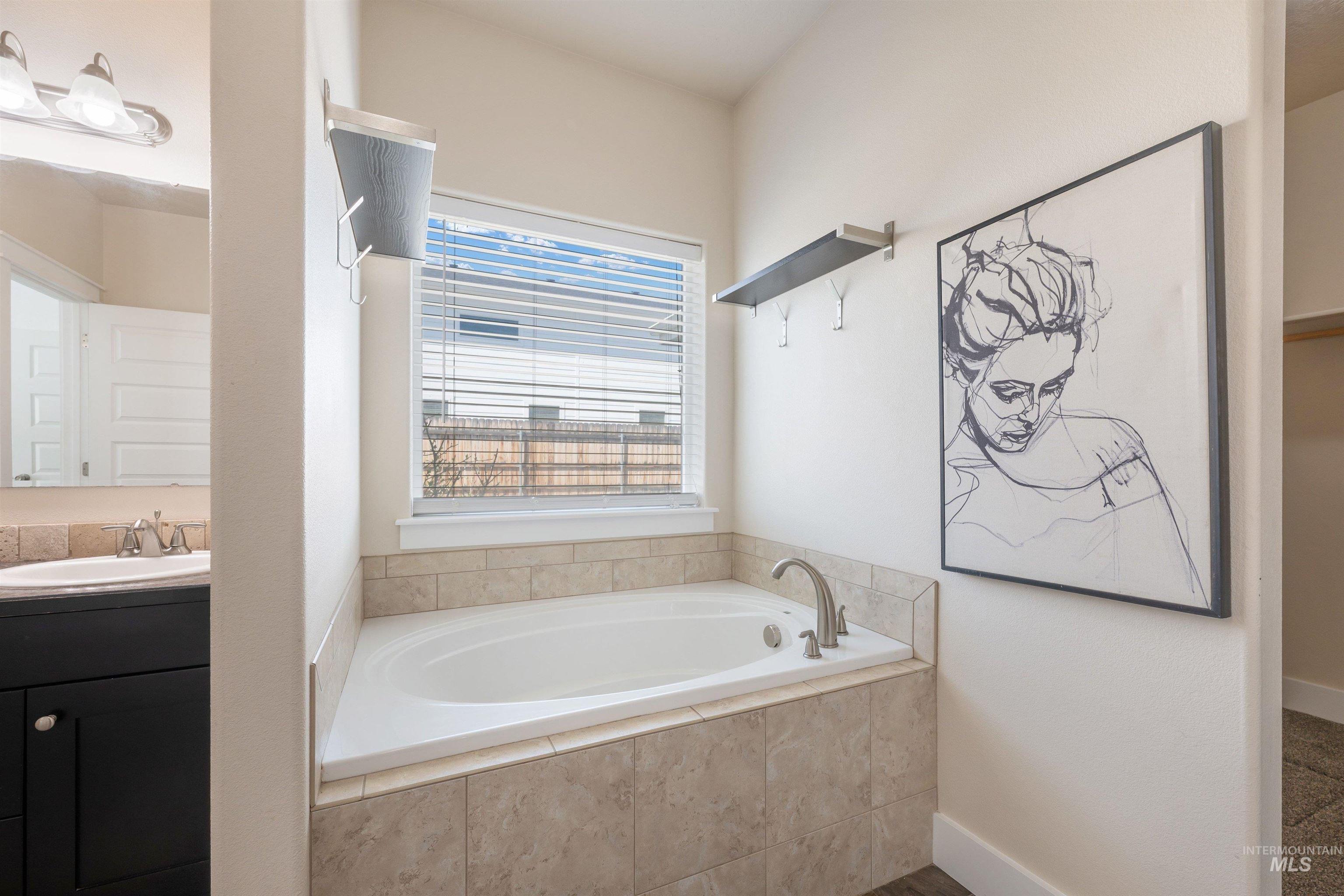 1567 NE Cinder Loop