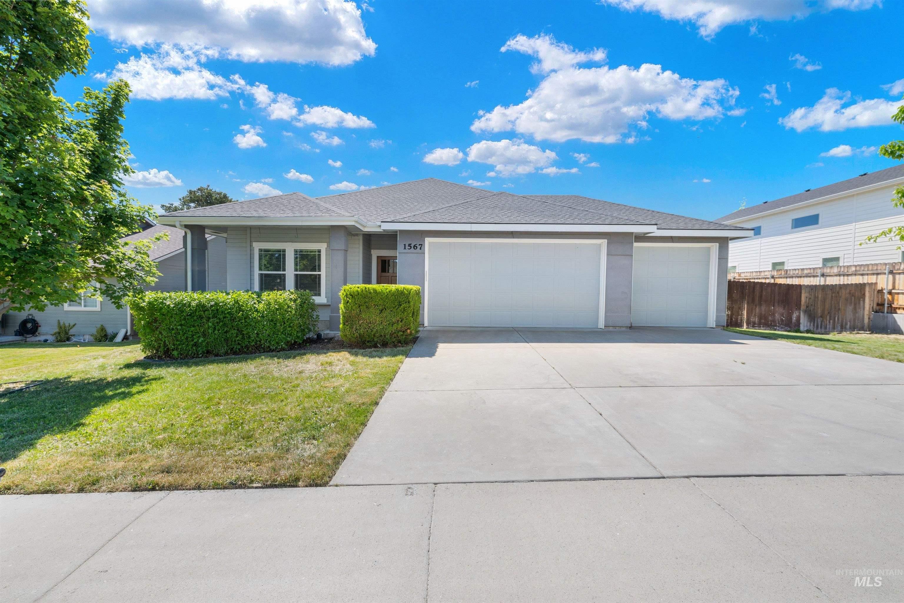 1567 NE Cinder Loop