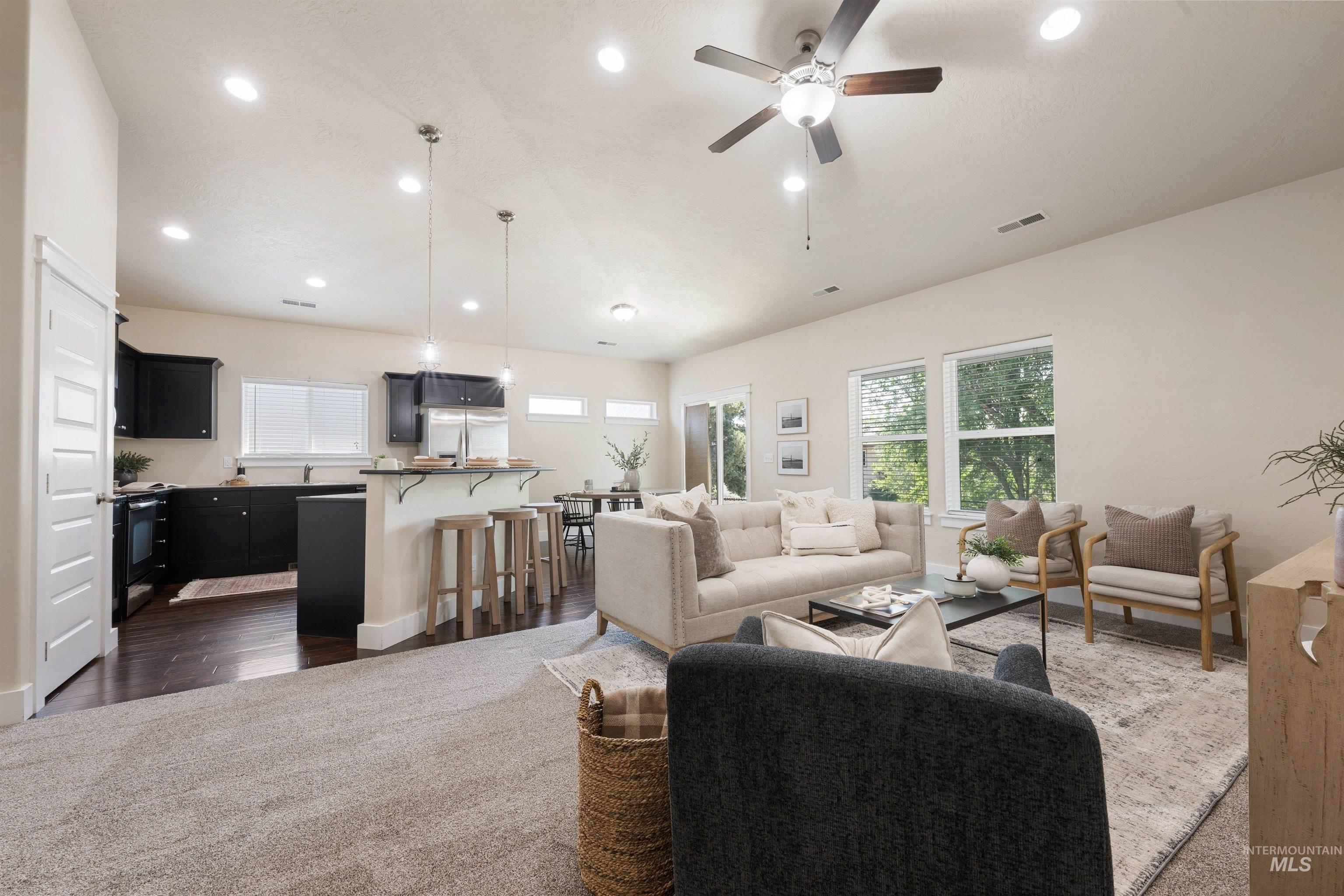 1567 NE Cinder Loop